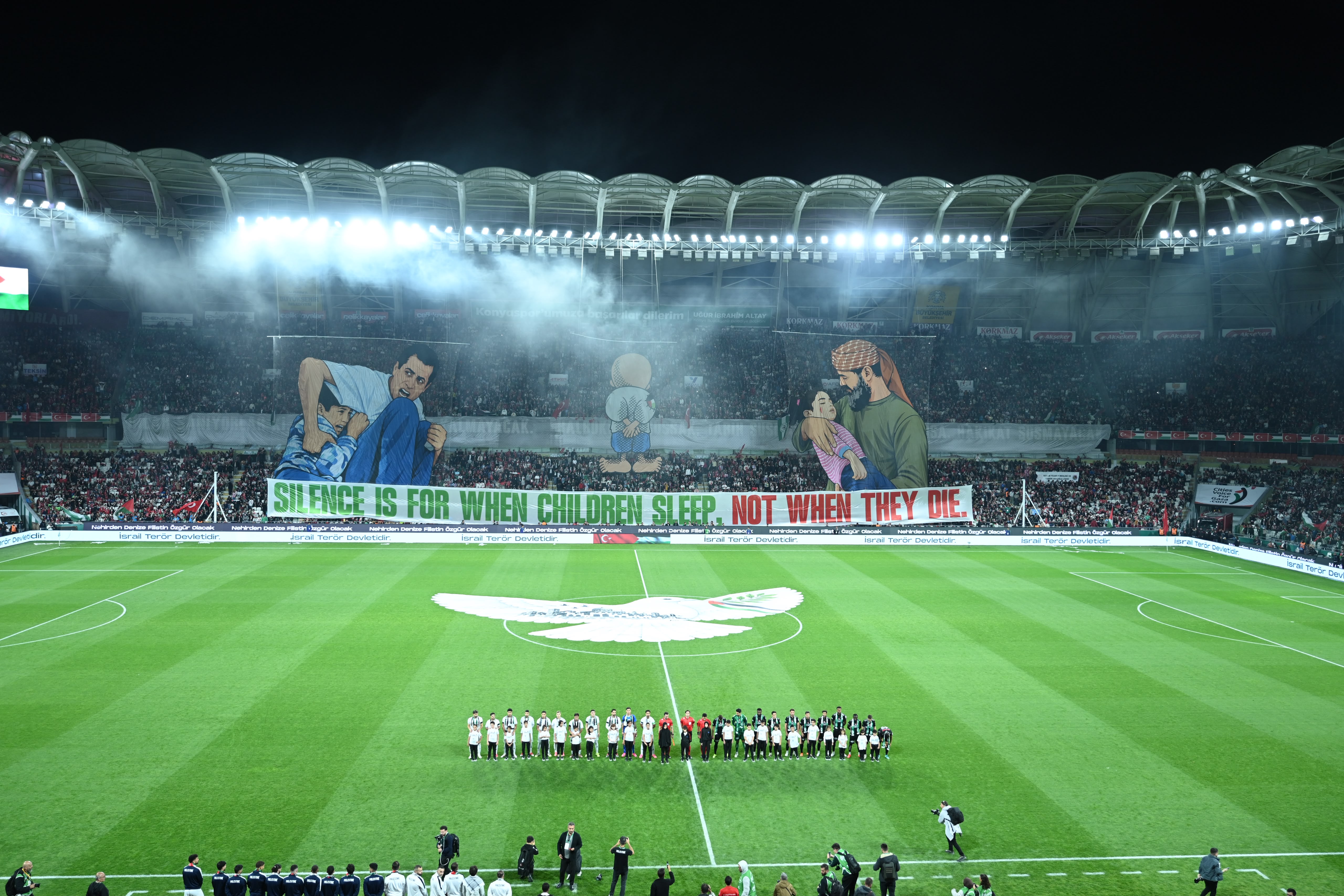 FİLİSTİN MİLLİ TAKIMI İLE KONYASPOR’UN KARŞILAŞTIĞI MAÇTA TÜM DÜNYAYA FİLİSTİN’E DESTEK MESAJI VERİLDİ