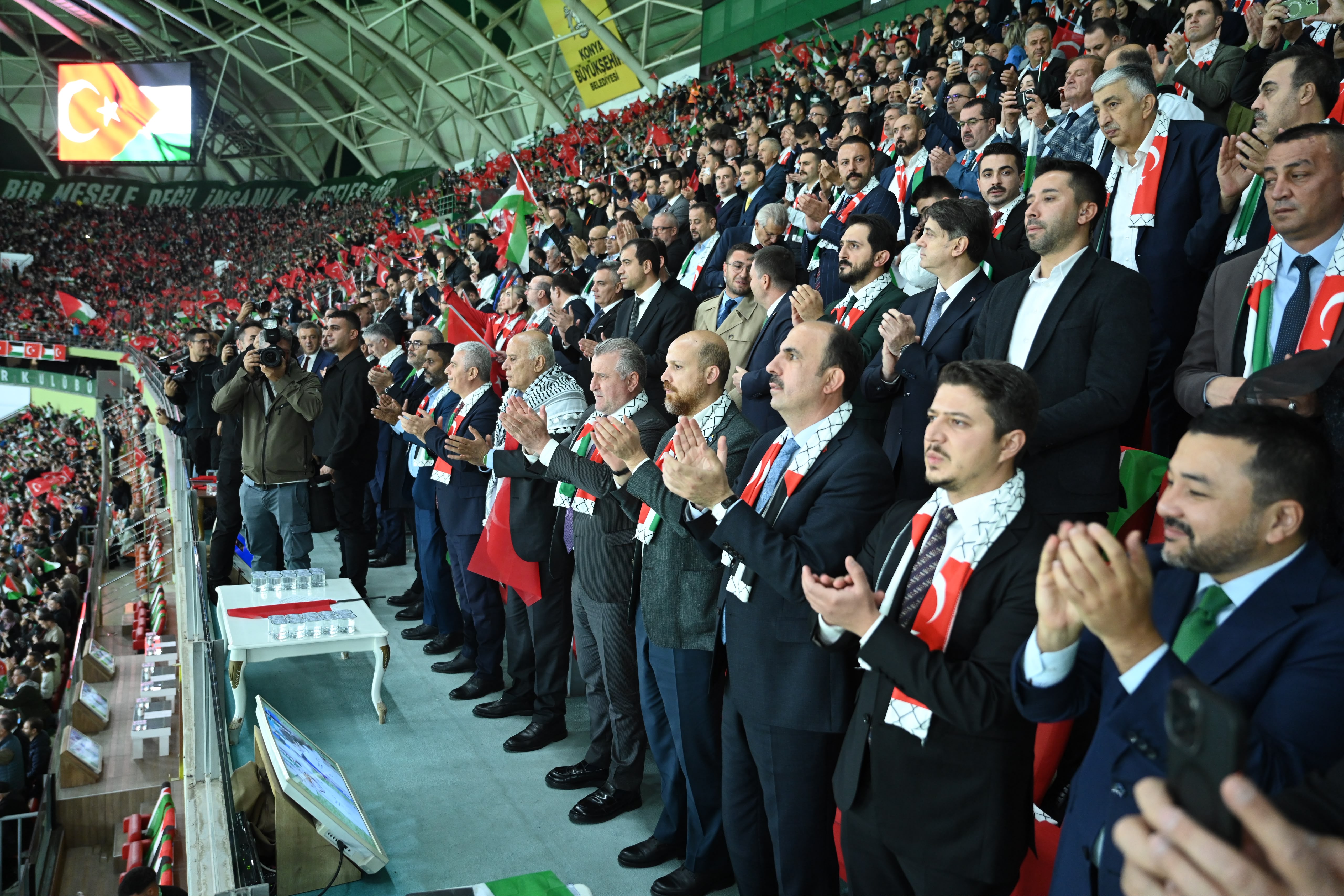 FİLİSTİN MİLLİ TAKIMI İLE KONYASPOR’UN KARŞILAŞTIĞI MAÇTA TÜM DÜNYAYA FİLİSTİN’E DESTEK MESAJI VERİLDİ
