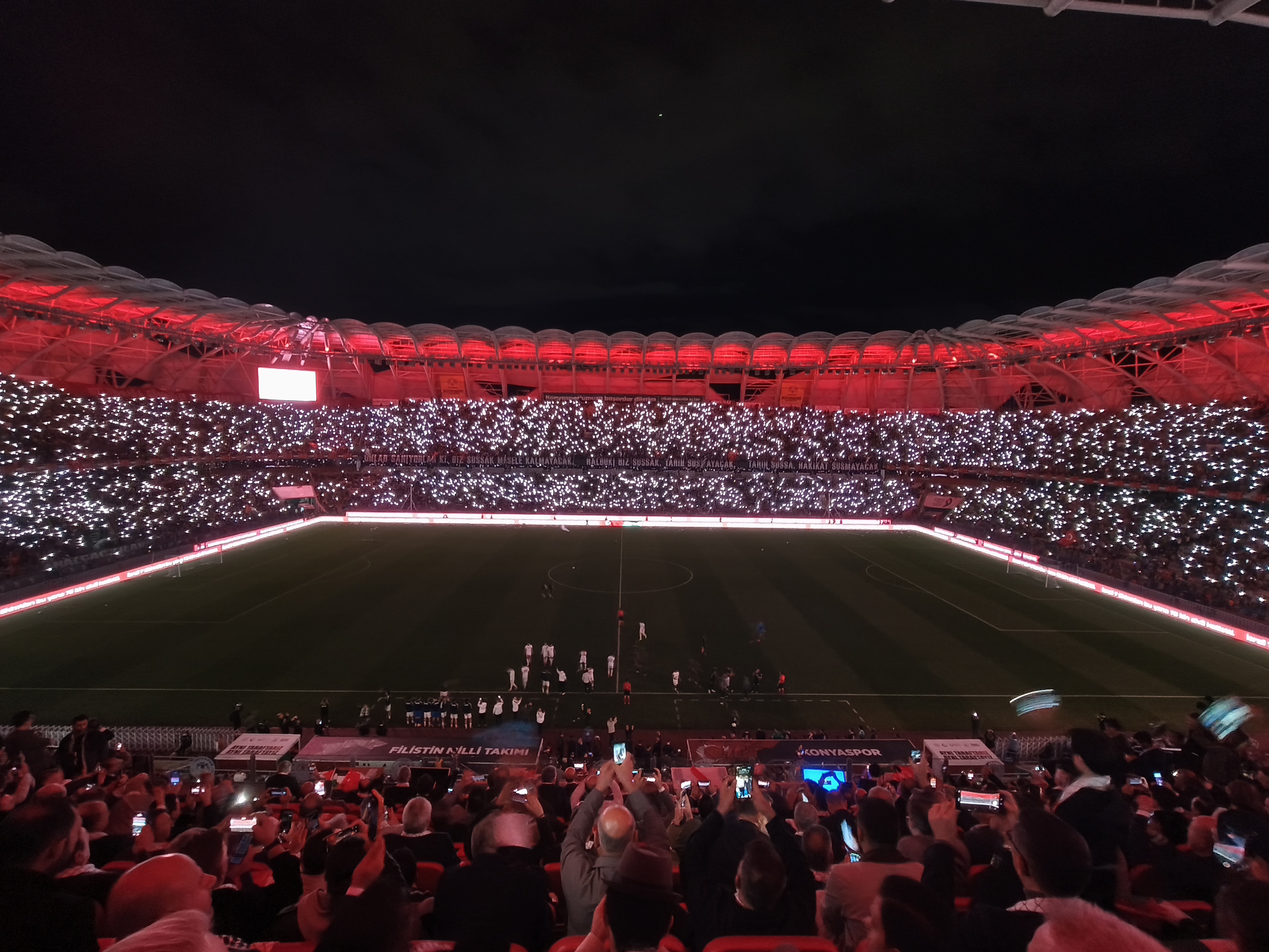 FİLİSTİN MİLLİ TAKIMI İLE KONYASPOR’UN KARŞILAŞTIĞI MAÇTA TÜM DÜNYAYA FİLİSTİN’E DESTEK MESAJI VERİLDİ