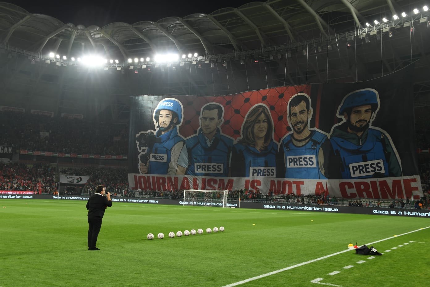FİLİSTİN MİLLİ TAKIMI İLE KONYASPOR’UN KARŞILAŞTIĞI MAÇTA TÜM DÜNYAYA FİLİSTİN’E DESTEK MESAJI VERİLDİ