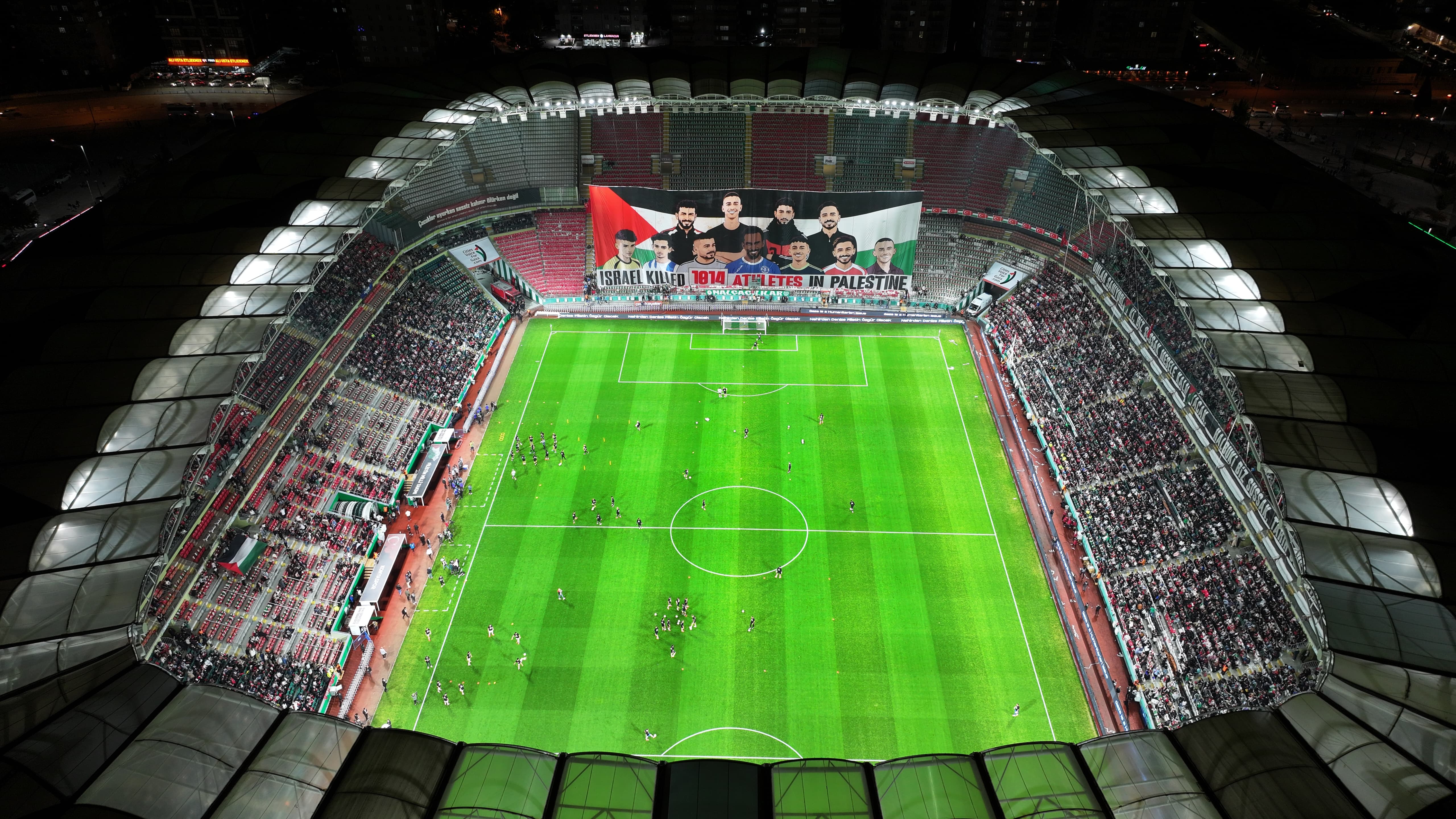 FİLİSTİN MİLLİ TAKIMI İLE KONYASPOR’UN KARŞILAŞTIĞI MAÇTA TÜM DÜNYAYA FİLİSTİN’E DESTEK MESAJI VERİLDİ