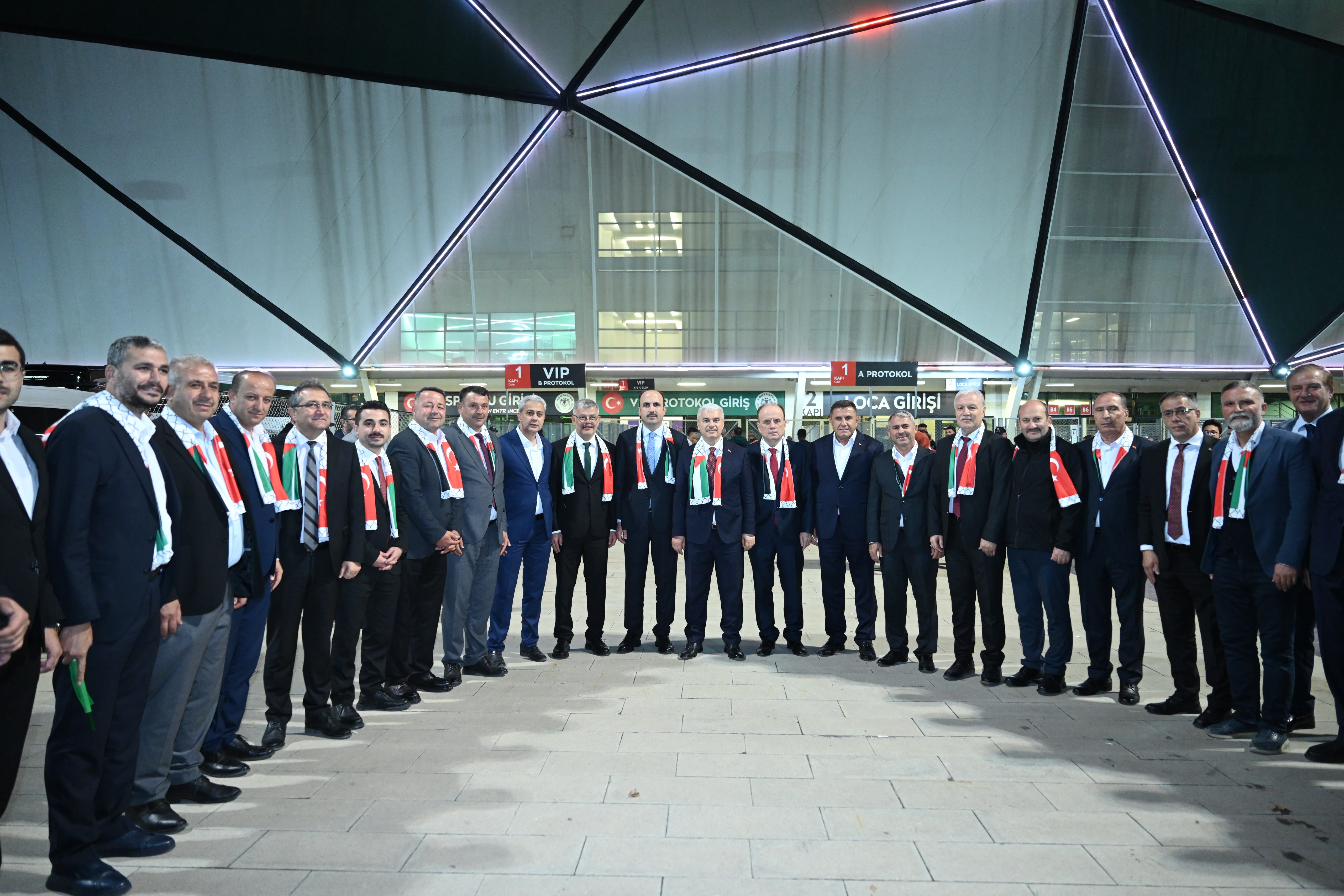 FİLİSTİN MİLLİ TAKIMI İLE KONYASPOR’UN KARŞILAŞTIĞI MAÇTA TÜM DÜNYAYA FİLİSTİN’E DESTEK MESAJI VERİLDİ