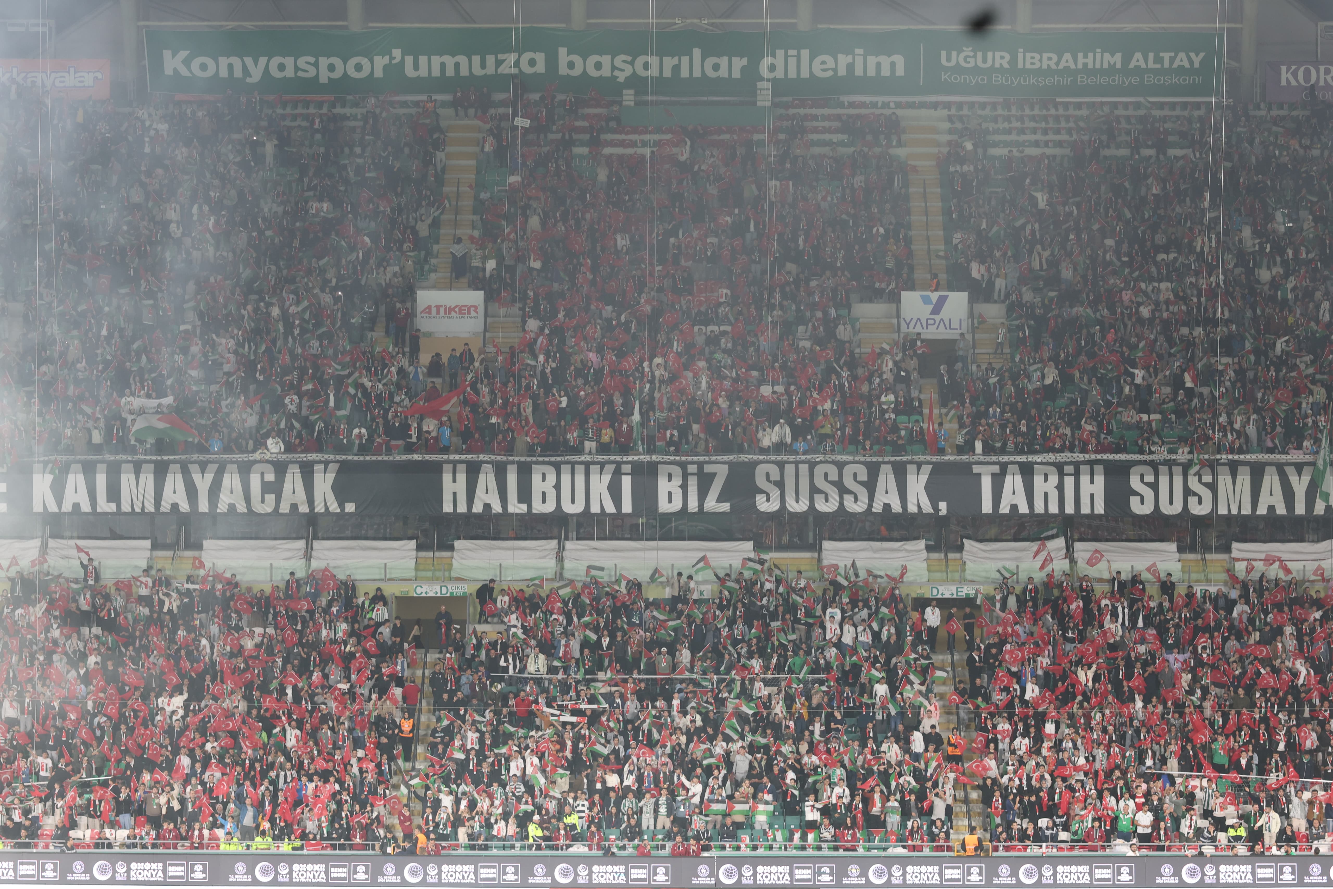 FİLİSTİN MİLLİ TAKIMI İLE KONYASPOR’UN KARŞILAŞTIĞI MAÇTA TÜM DÜNYAYA FİLİSTİN’E DESTEK MESAJI VERİLDİ