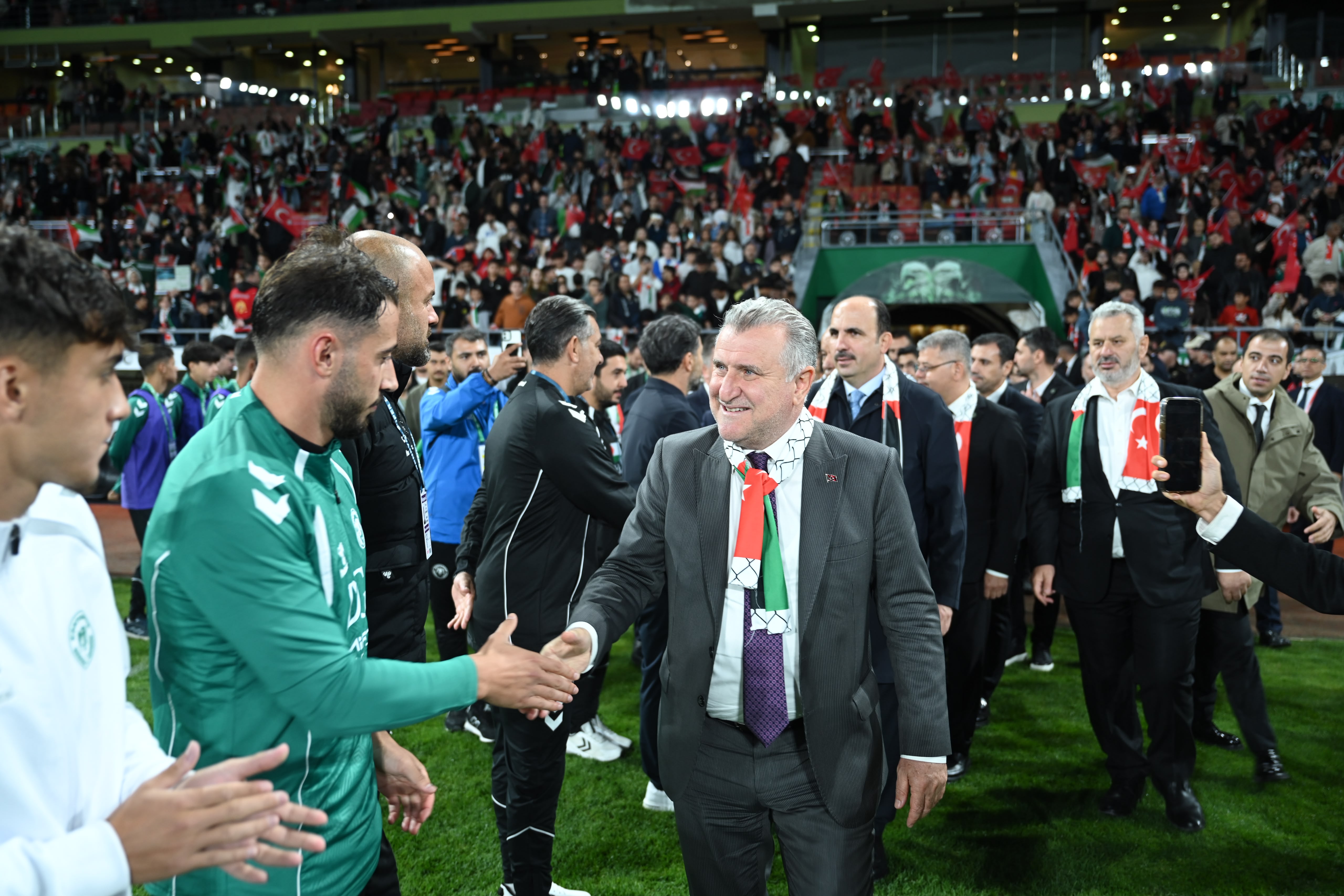 FİLİSTİN MİLLİ TAKIMI İLE KONYASPOR’UN KARŞILAŞTIĞI MAÇTA TÜM DÜNYAYA FİLİSTİN’E DESTEK MESAJI VERİLDİ