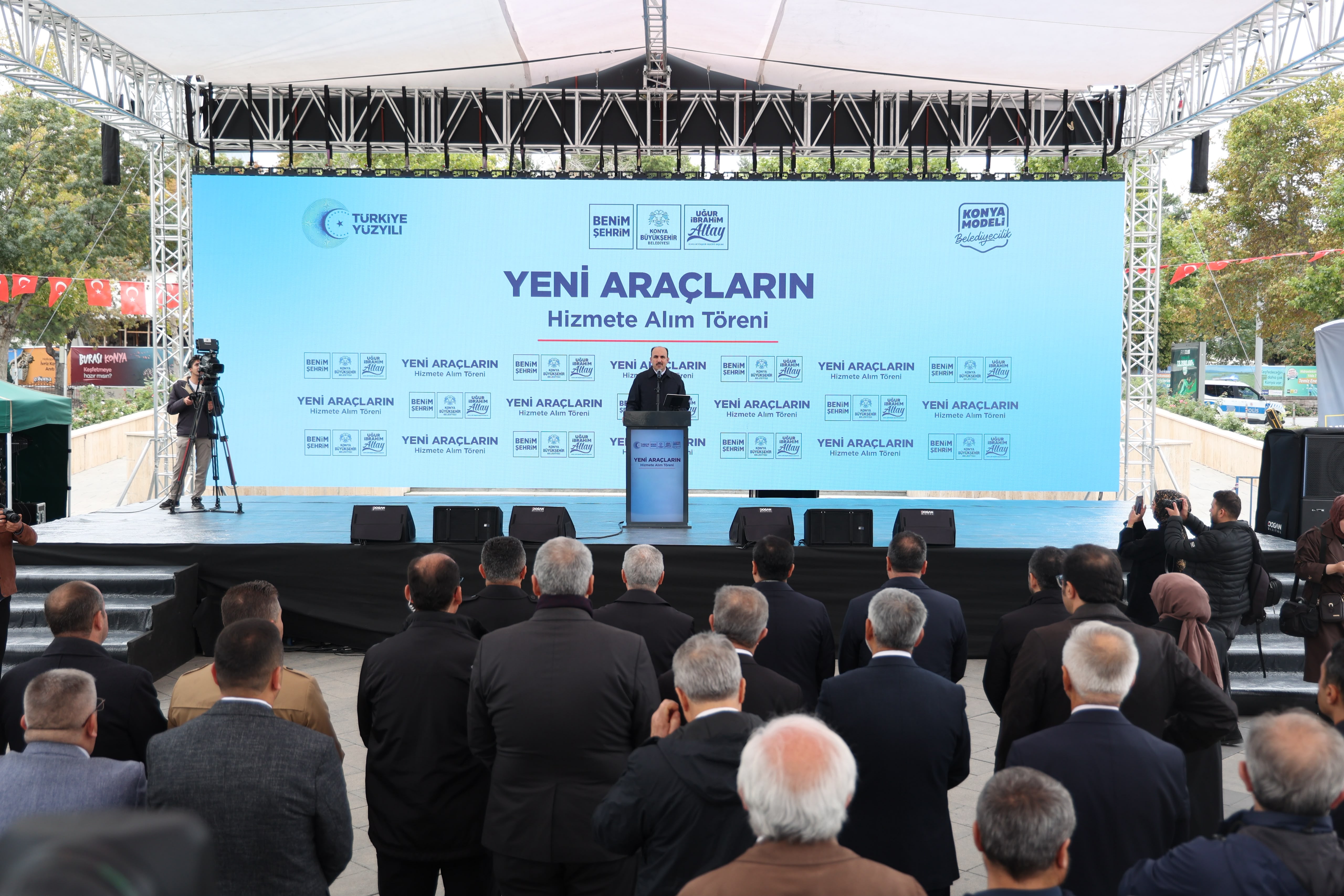 BAŞKAN ALTAY: “419 MİLYON LİRA BEDELLE ŞEHRİMİZE KAZANDIRDIĞIMIZ 54 YENİ ARAÇ HAYIRLI OLSUN”