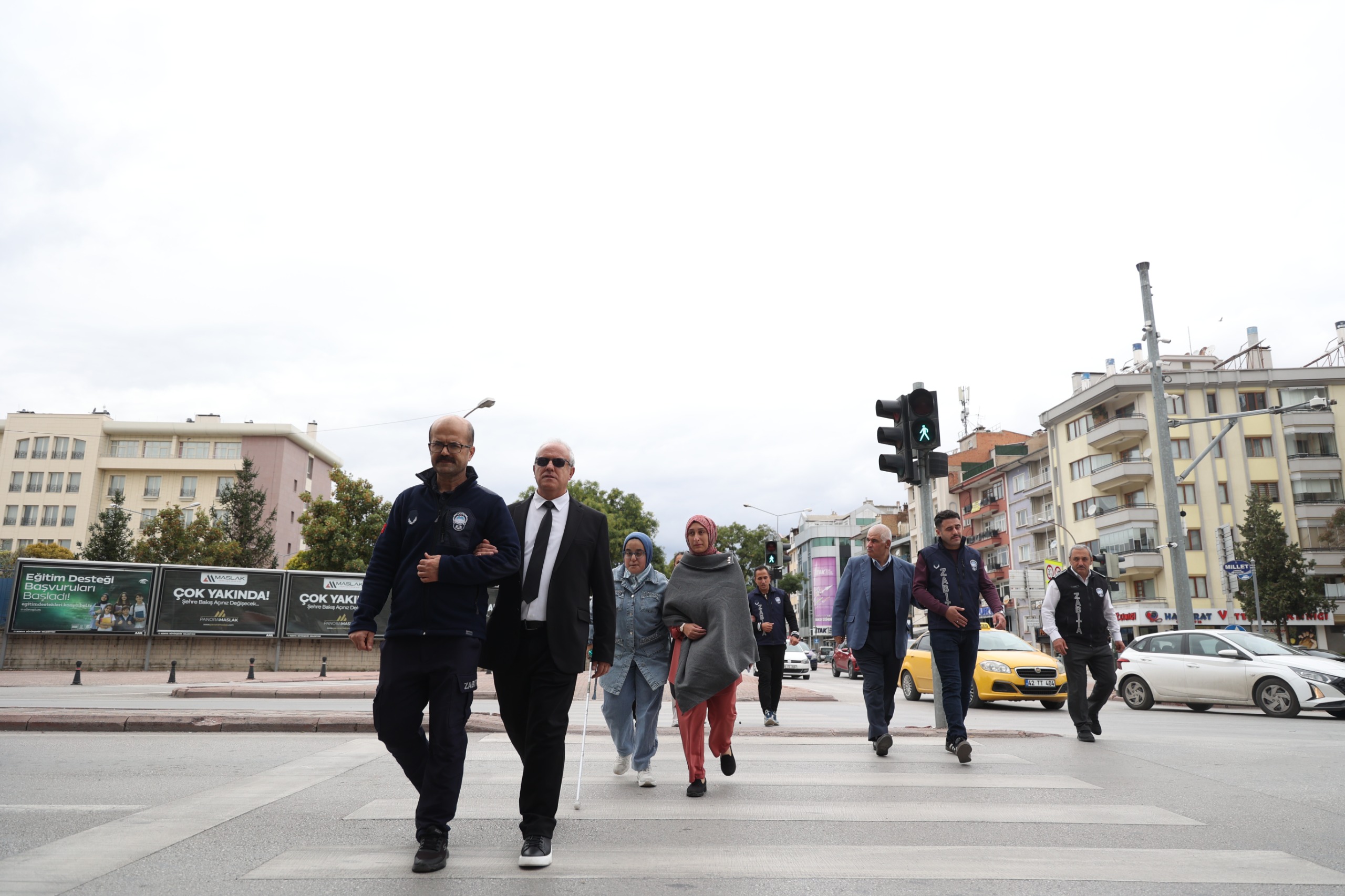 KONYA BÜYÜKŞEHİR’DE GÖREVE YENİ BAŞLAYAN ZABITA PERSONELİNE GÖRME ENGELLİ BİREYLERDEN FARKINDALIK EĞİTİMİ