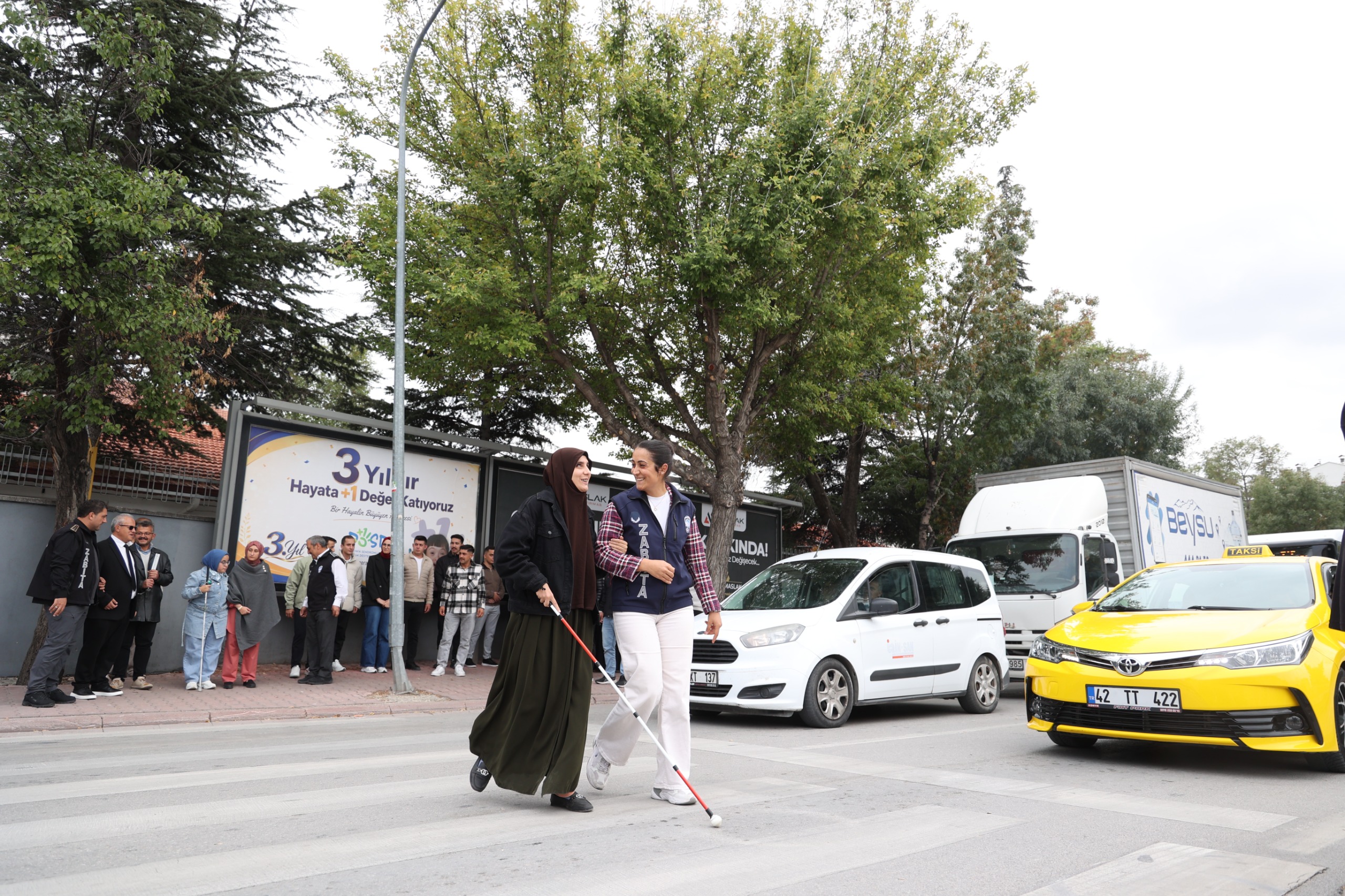 KONYA BÜYÜKŞEHİR’DE GÖREVE YENİ BAŞLAYAN ZABITA PERSONELİNE GÖRME ENGELLİ BİREYLERDEN FARKINDALIK EĞİTİMİ
