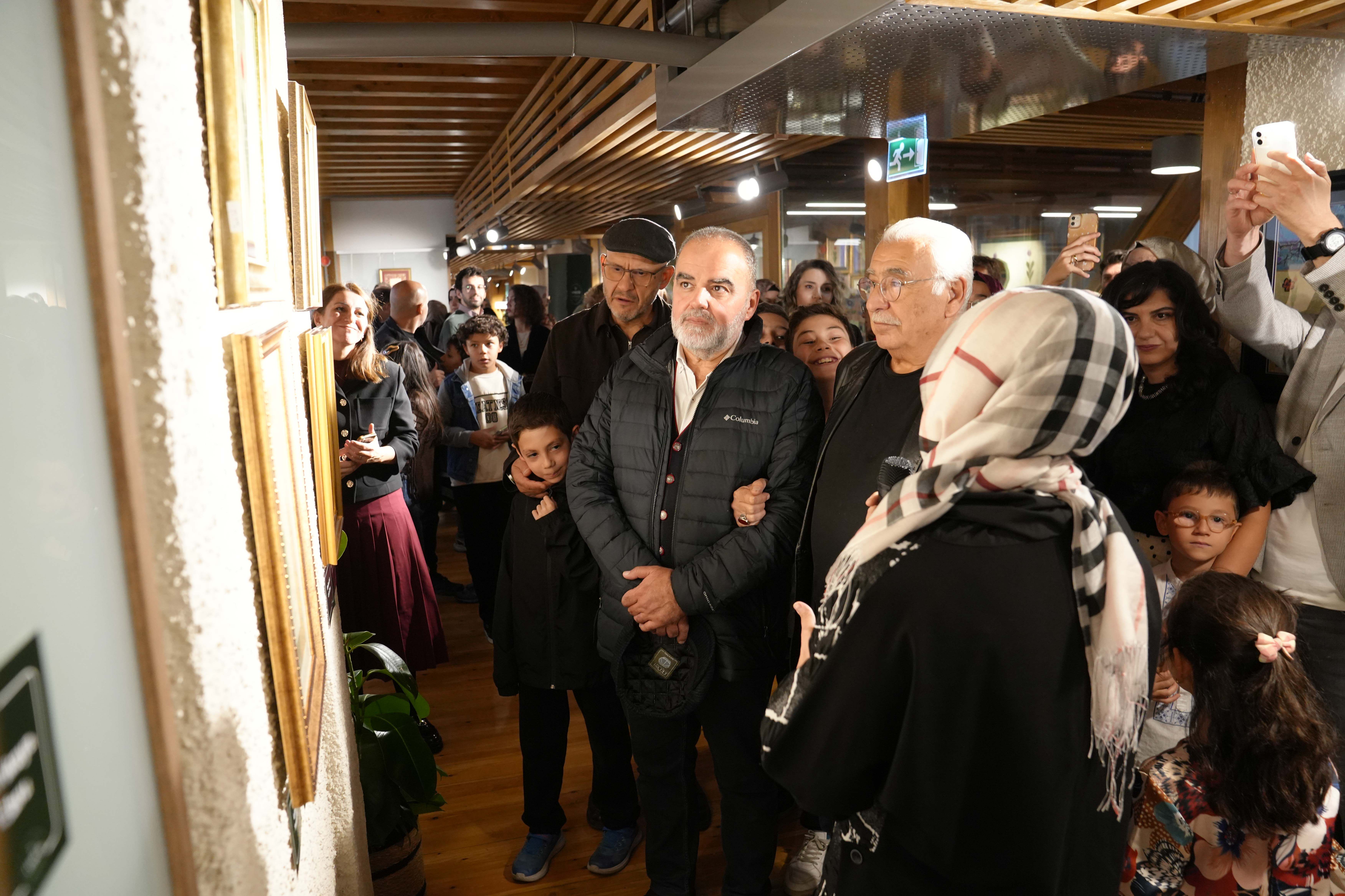 KONYA BÜYÜKŞEHİR “EBRU TALEBELERİ İLE EBRU” SERGİSİNE EV SAHİPLİĞİ YAPIYOR