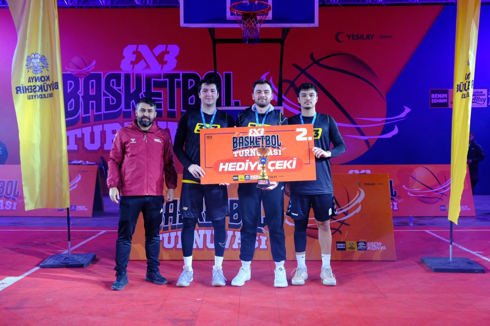 3x3 BASKETBOL TURNUVASININ ŞAMPİYONU “HERMANOS” OLDU