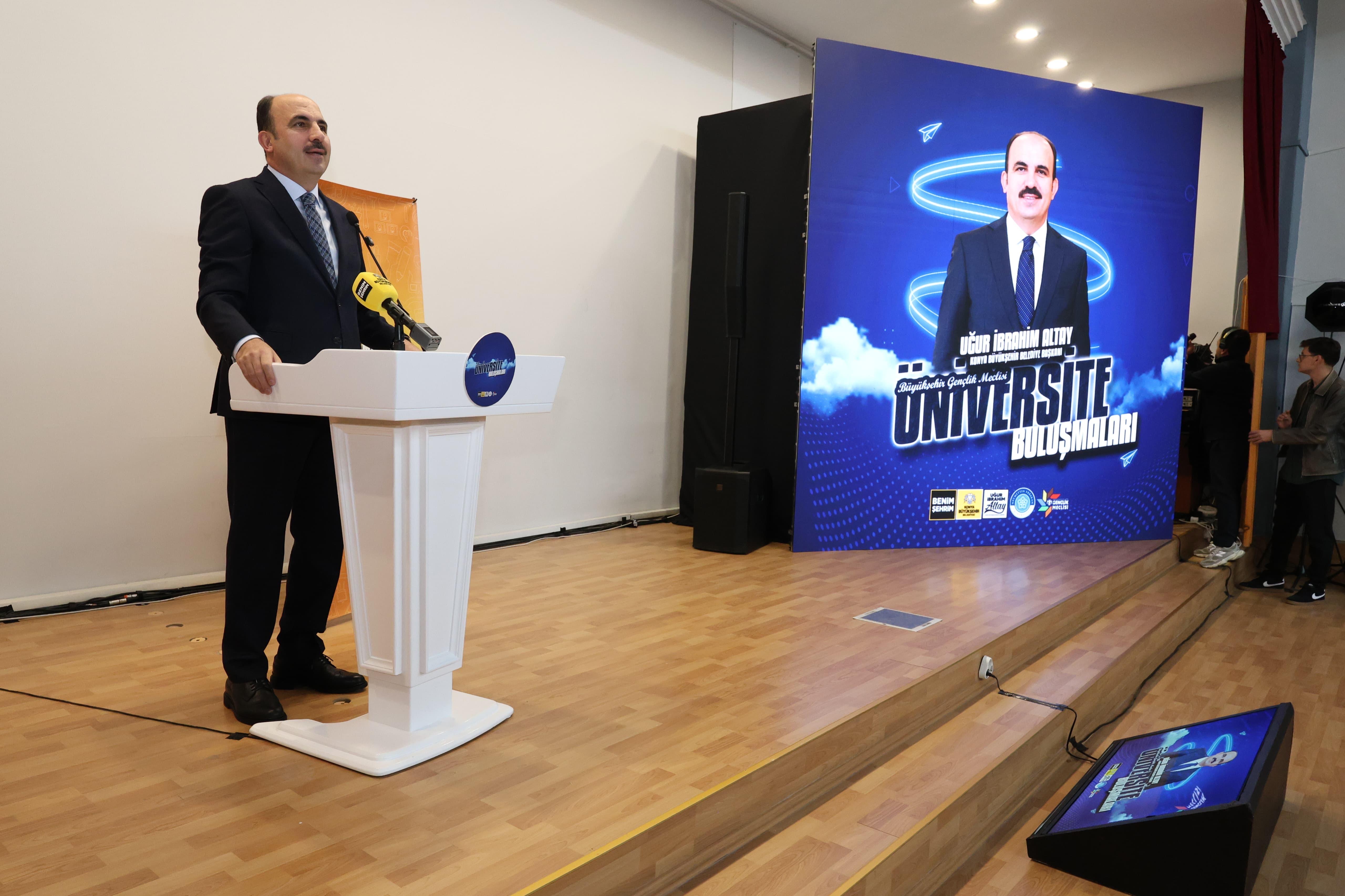 BAŞKAN ALTAY NEÜ ÖĞRENCİLERİYLE BULUŞTU: “SİZLER ÇOK DAHA GÜZEL BİR TÜRKİYE İNŞA EDECEKSİNİZ”