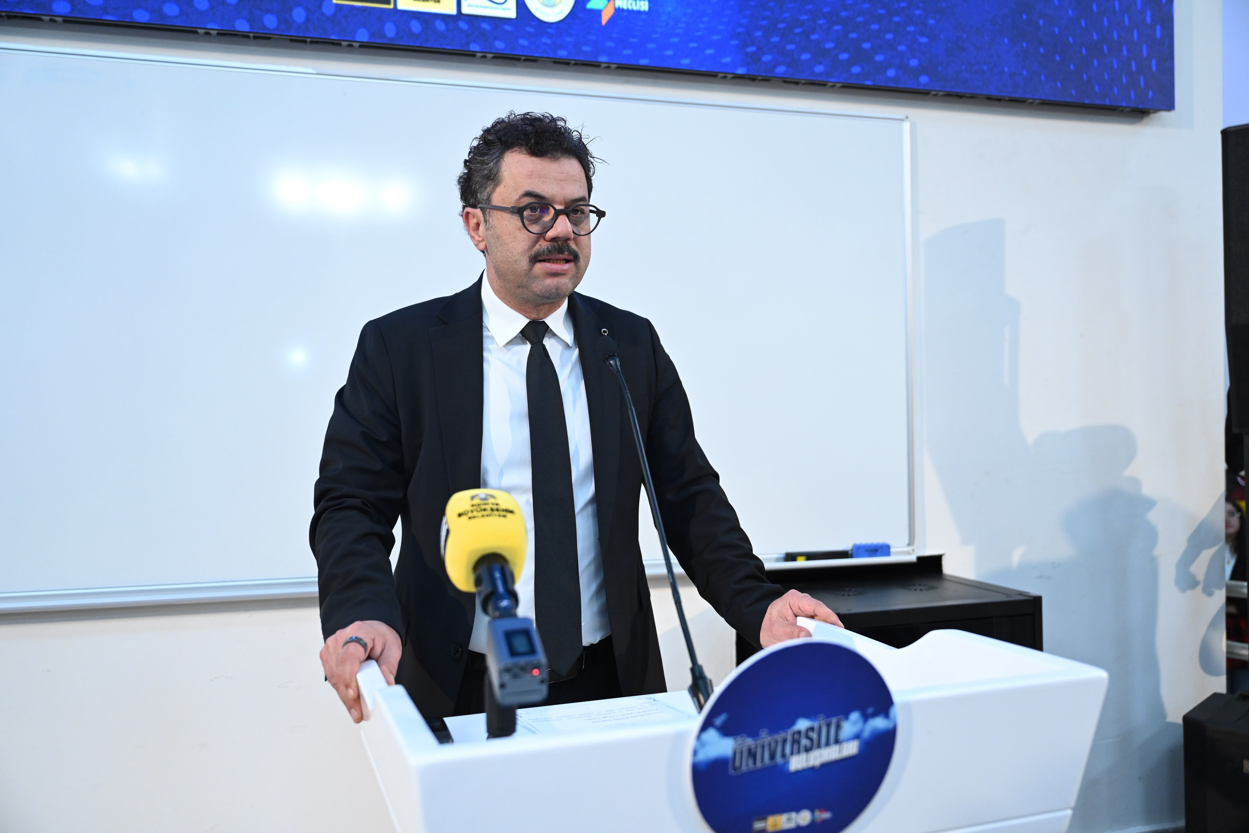 SÜ TIP FAKÜLTESİ ÖĞRENCİLERİYLE BULUŞAN BAŞKAN ALTAY:  “BOYKOT KONUSUNDA DAHA FAZLA HASSASİYET GÖSTERELİM”