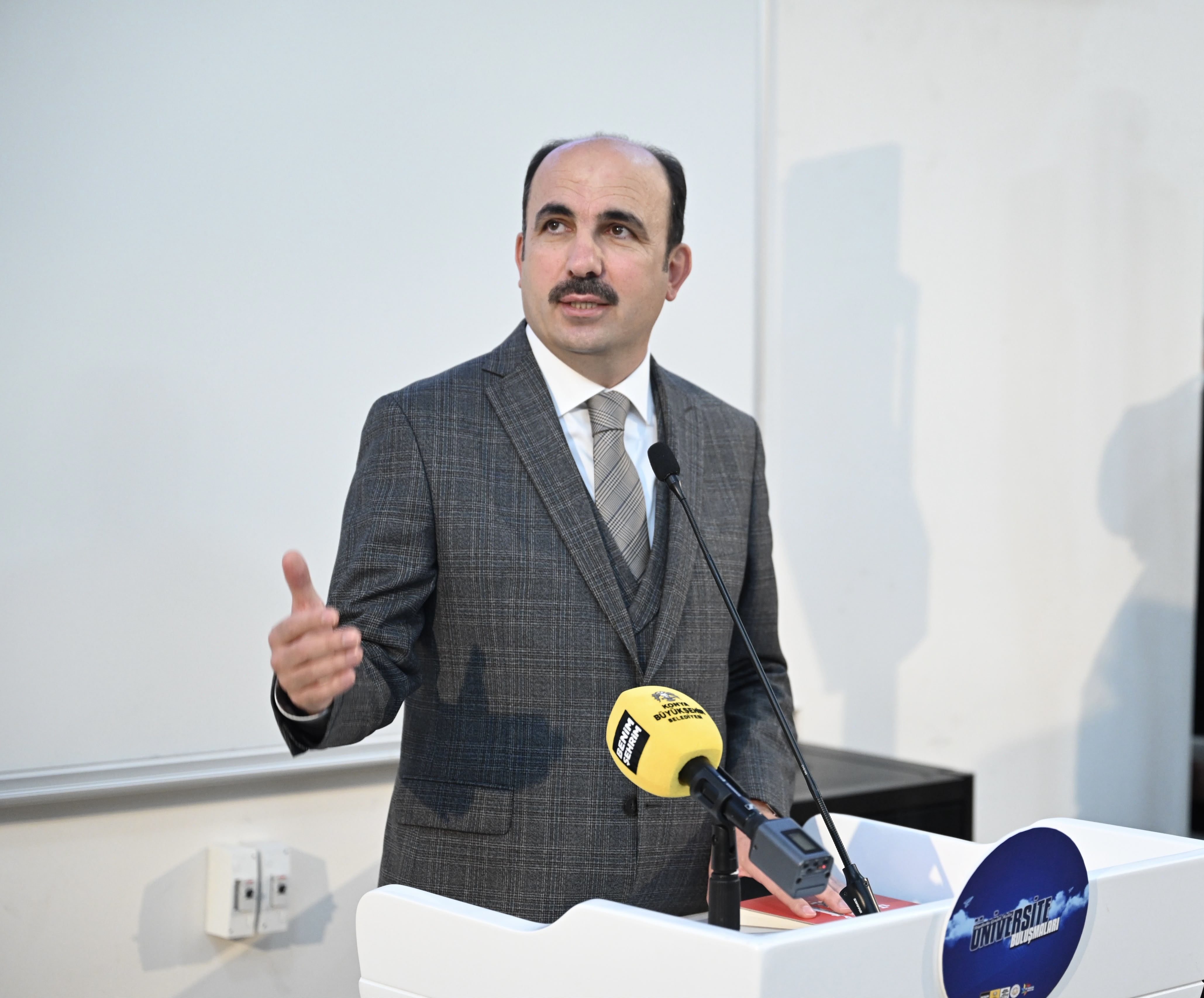 SÜ TIP FAKÜLTESİ ÖĞRENCİLERİYLE BULUŞAN BAŞKAN ALTAY:  “BOYKOT KONUSUNDA DAHA FAZLA HASSASİYET GÖSTERELİM”
