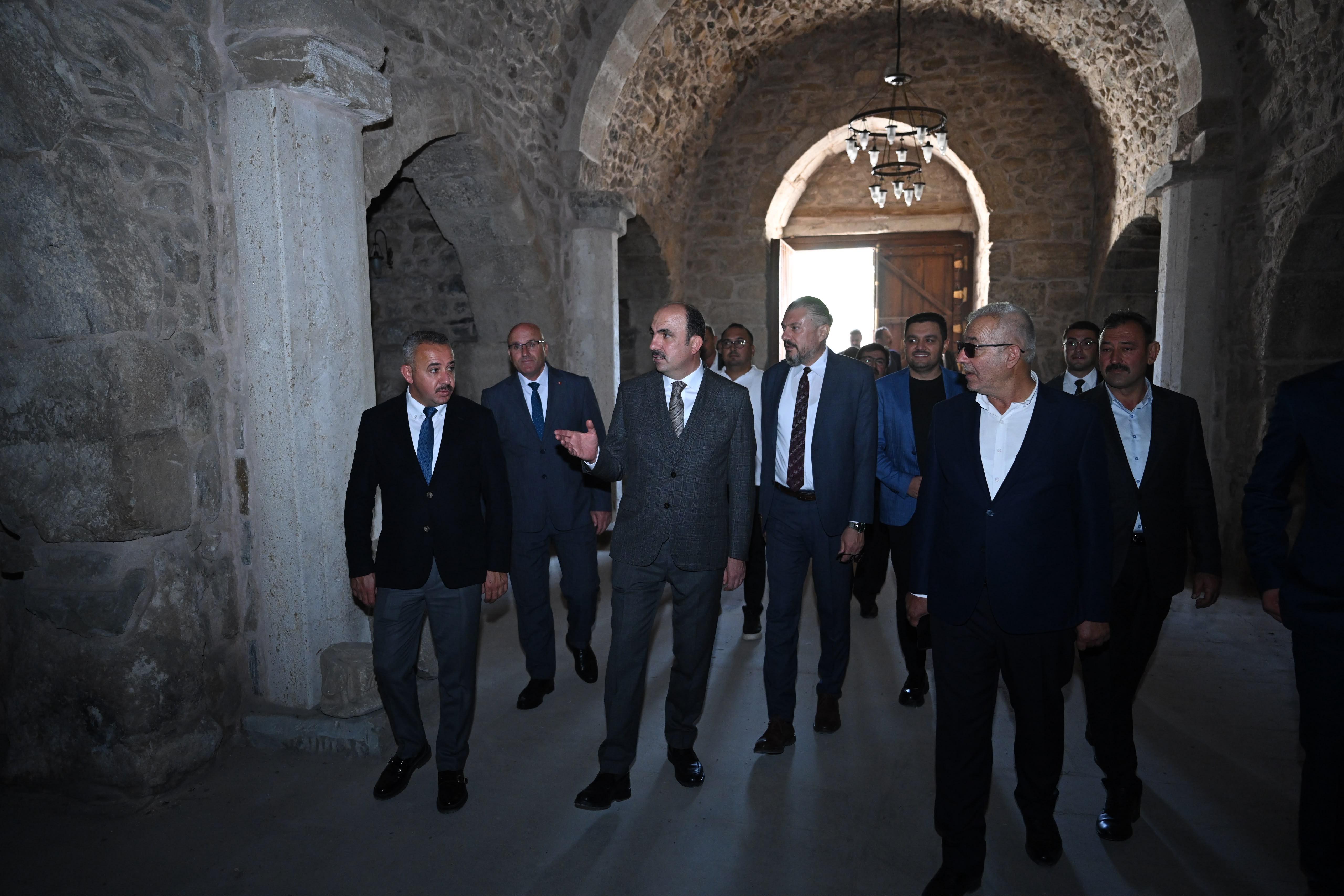BAŞKAN ALTAY ALTINEKİN ŞEHİR KONAĞI’NIN AÇILIŞINI YAPTI