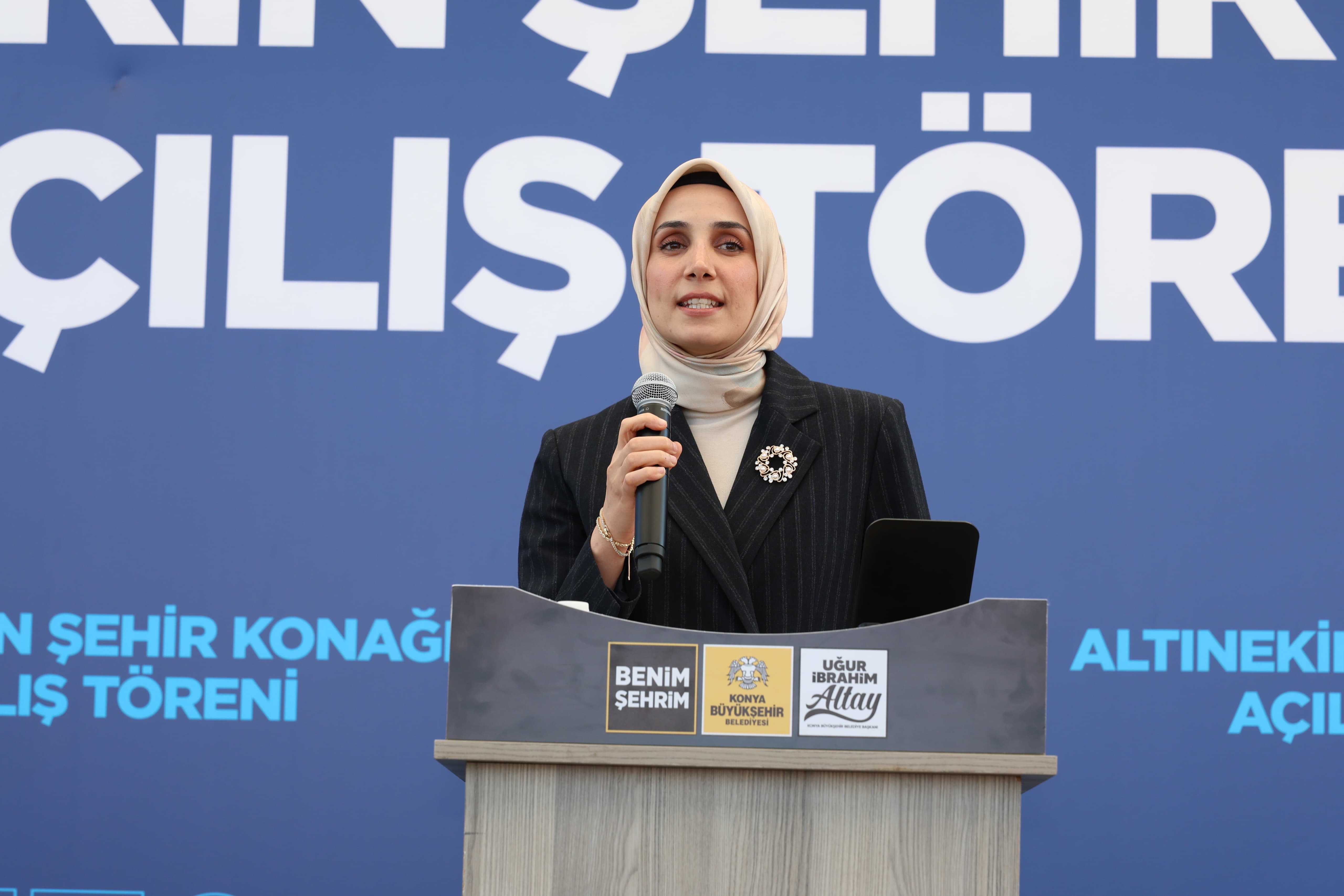 BAŞKAN ALTAY ALTINEKİN ŞEHİR KONAĞI’NIN AÇILIŞINI YAPTI