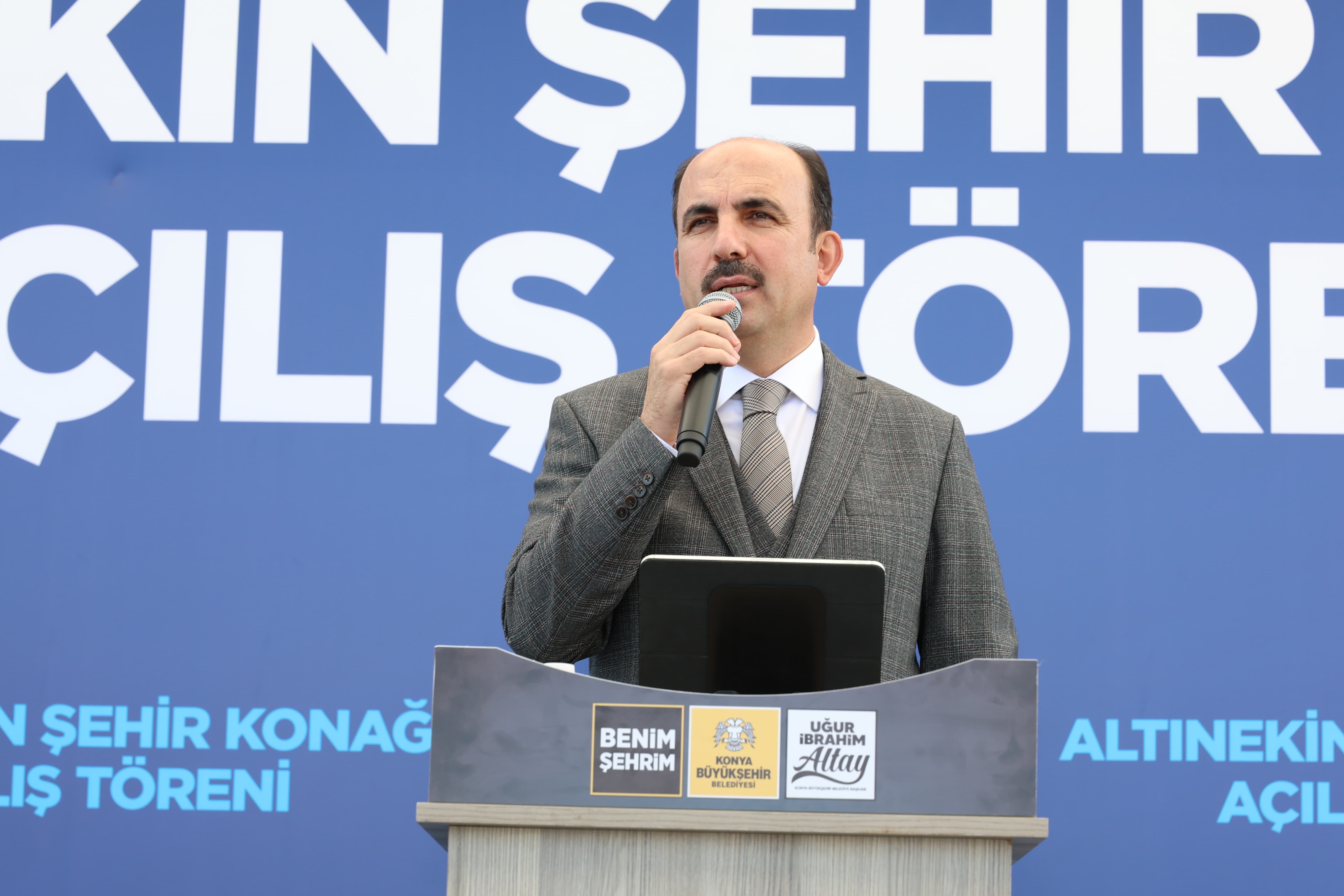 BAŞKAN ALTAY ALTINEKİN ŞEHİR KONAĞI’NIN AÇILIŞINI YAPTI