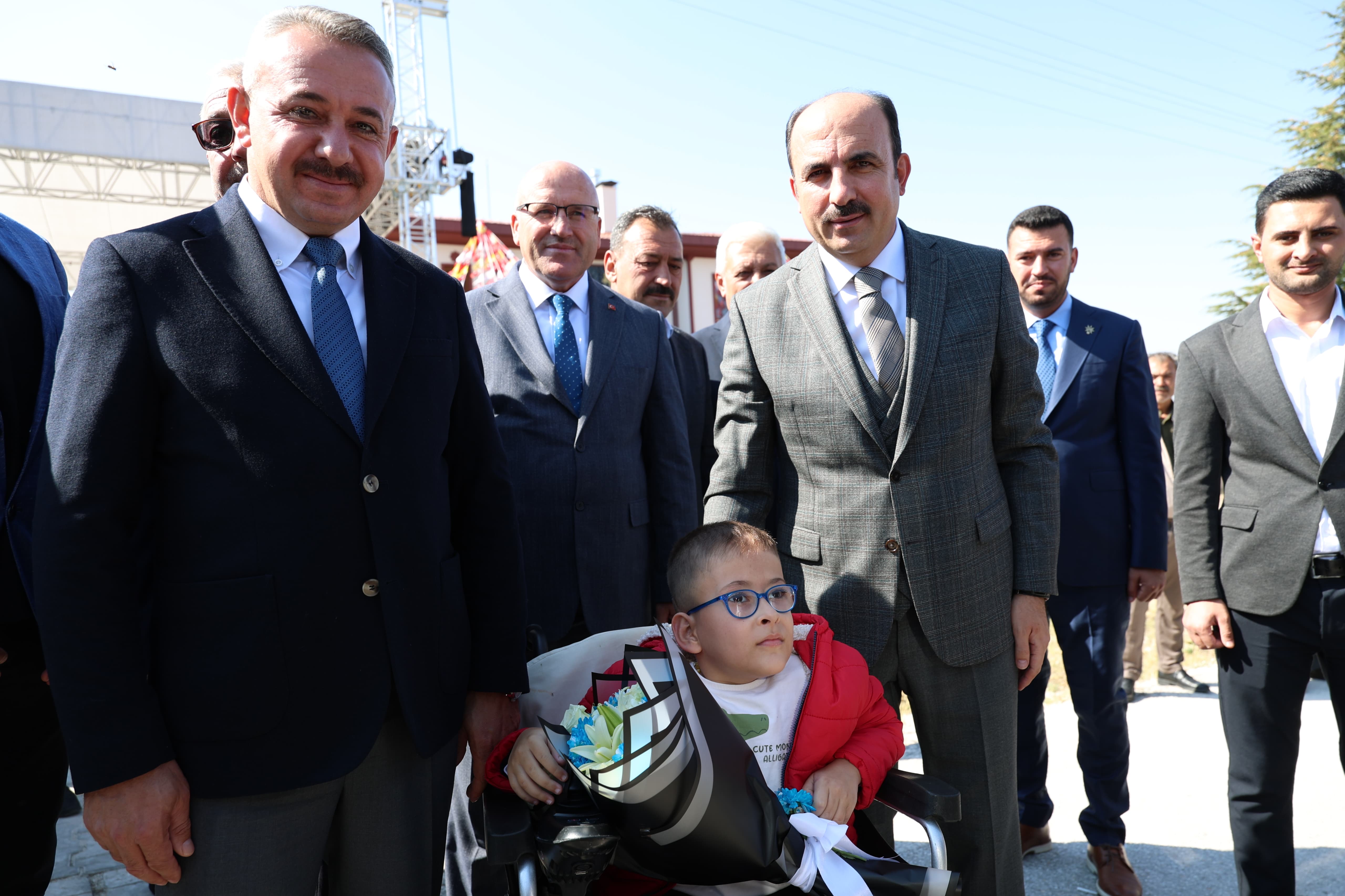 BAŞKAN ALTAY ALTINEKİN ŞEHİR KONAĞI’NIN AÇILIŞINI YAPTI