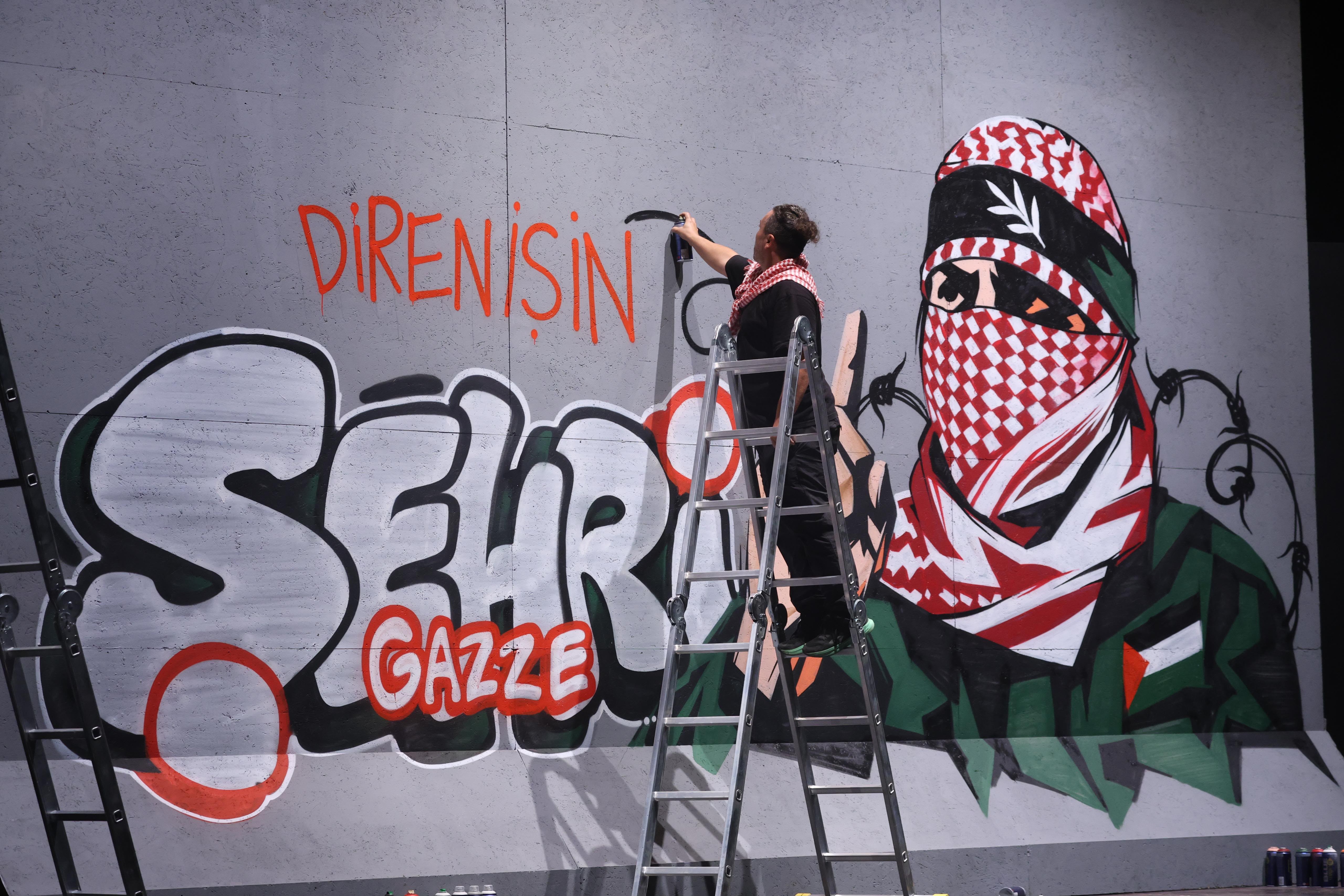 LİMA’DA GENÇLERİN DİLİNDEN GAZZE’NİN DİRENİŞİ ŞİİRE DÖKÜLDÜ
