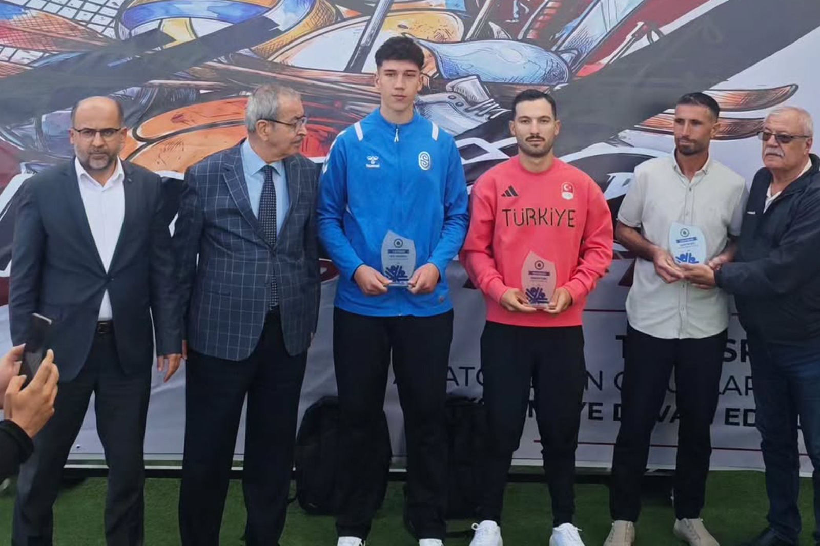 BİSİKLETÇİMİZE KONYA ASKF’DEN “YILIN SPORCUSU ÖDÜLÜ”