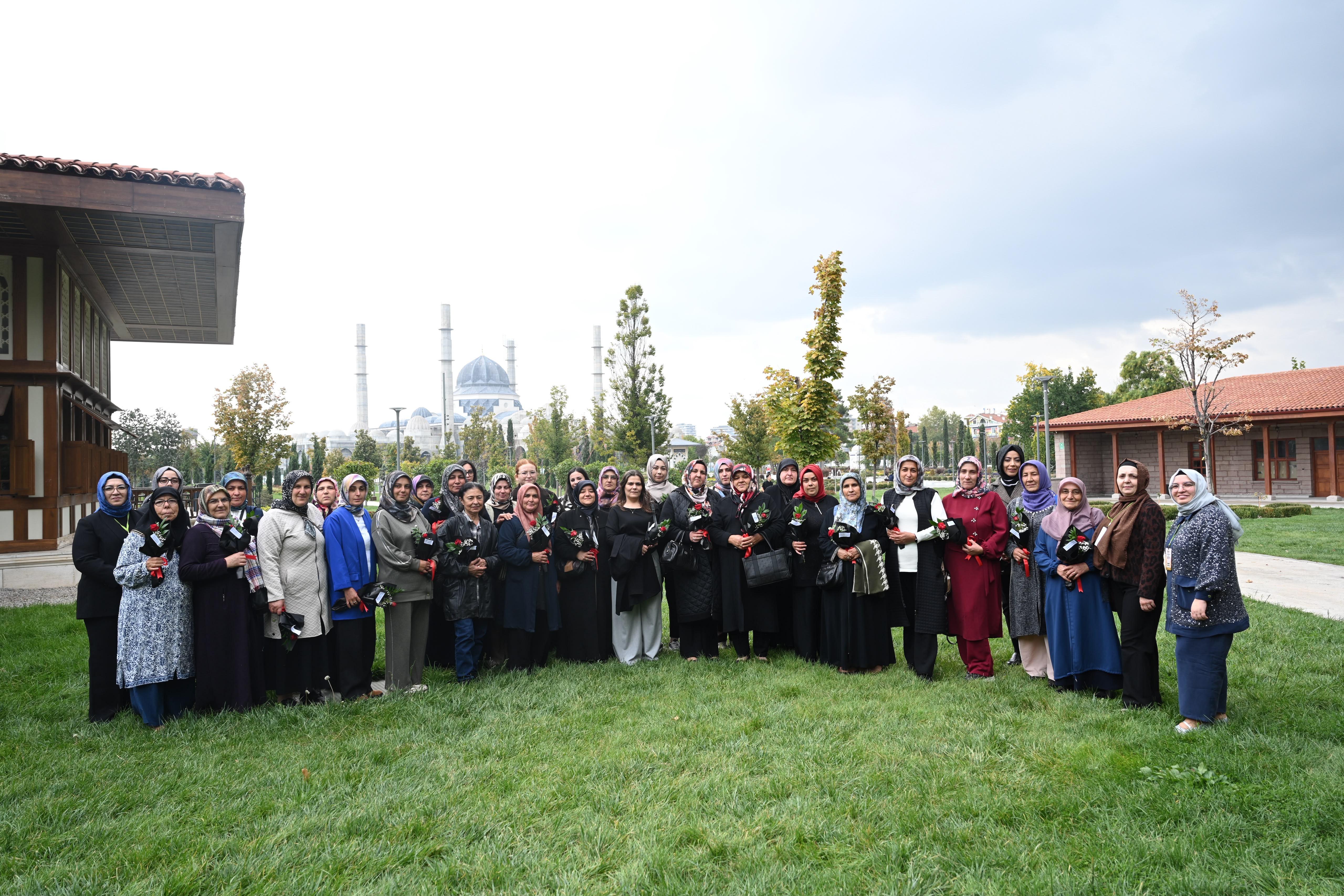 KONYALI KADIN ÇİFTÇİLER “15 EKİM DÜNYA KADIN ÇİFTÇİLER GÜNÜ”NDE KONYA BÜYÜKŞEHİR’İN ETKİNLİĞİNDE BİR ARAYA GELDİ