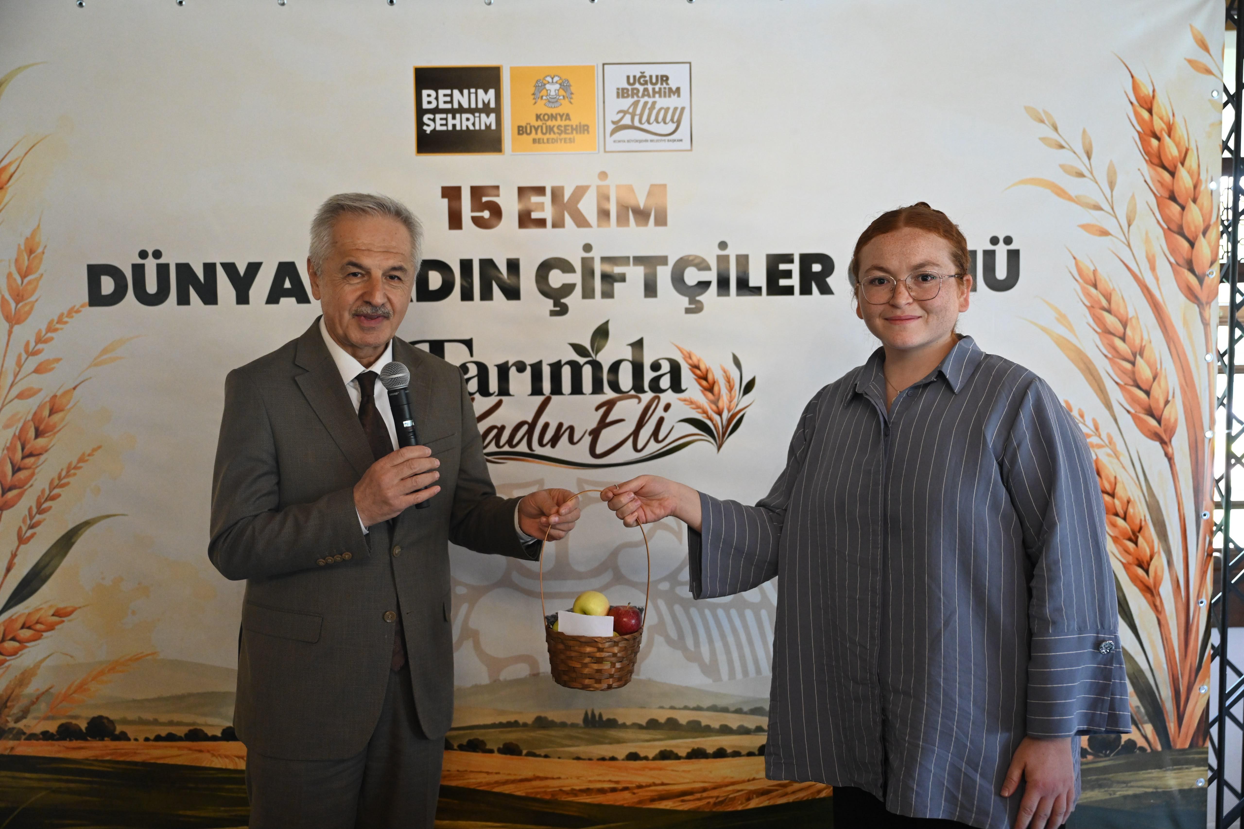 KONYALI KADIN ÇİFTÇİLER “15 EKİM DÜNYA KADIN ÇİFTÇİLER GÜNÜ”NDE KONYA BÜYÜKŞEHİR’İN ETKİNLİĞİNDE BİR ARAYA GELDİ