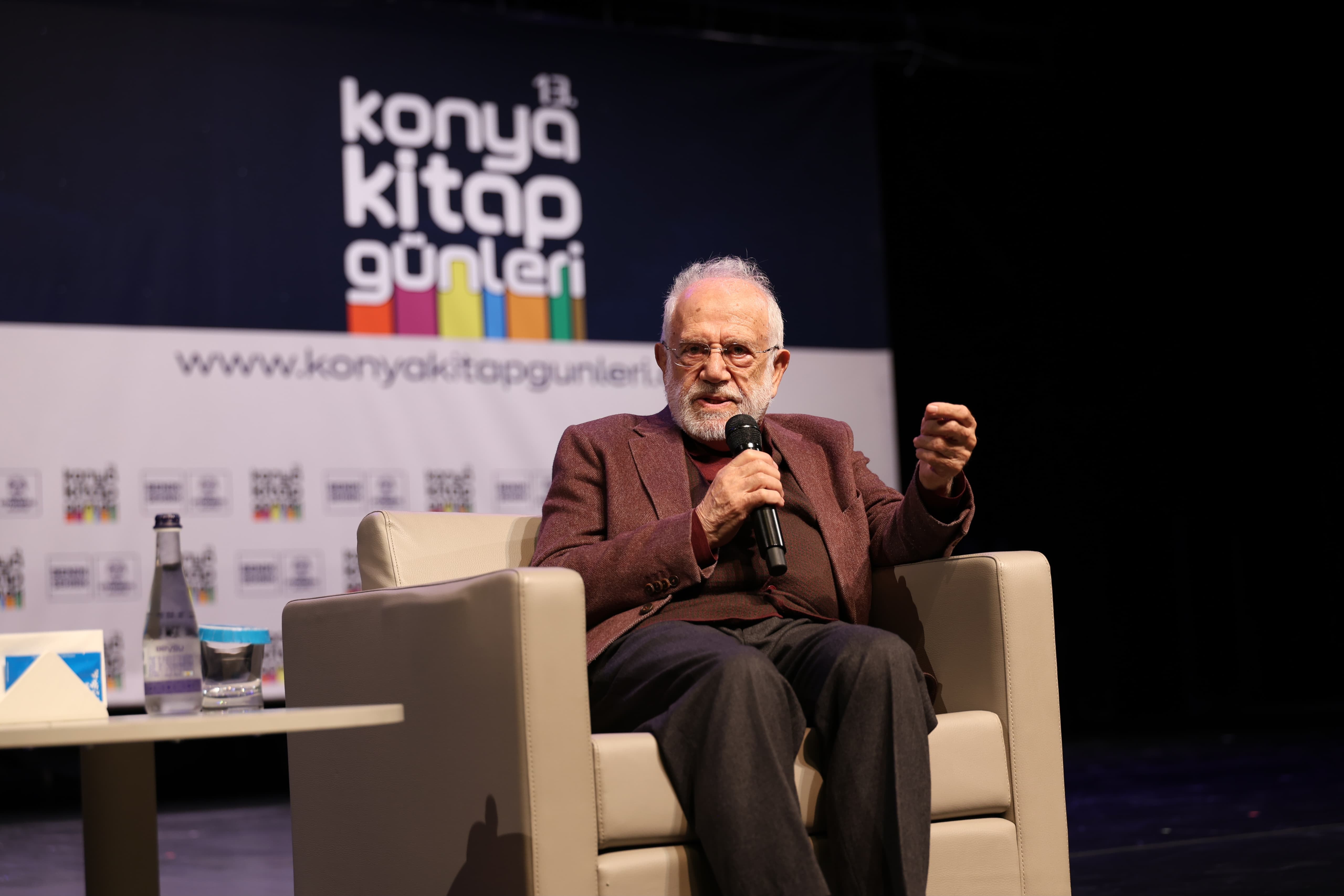 BAŞKAN ALTAY, TÜM KİTAPSEVERLERİ KAPILARINI AÇAN 13. KONYA KİTAP GÜNLERİ’NE DAVET ETTİ