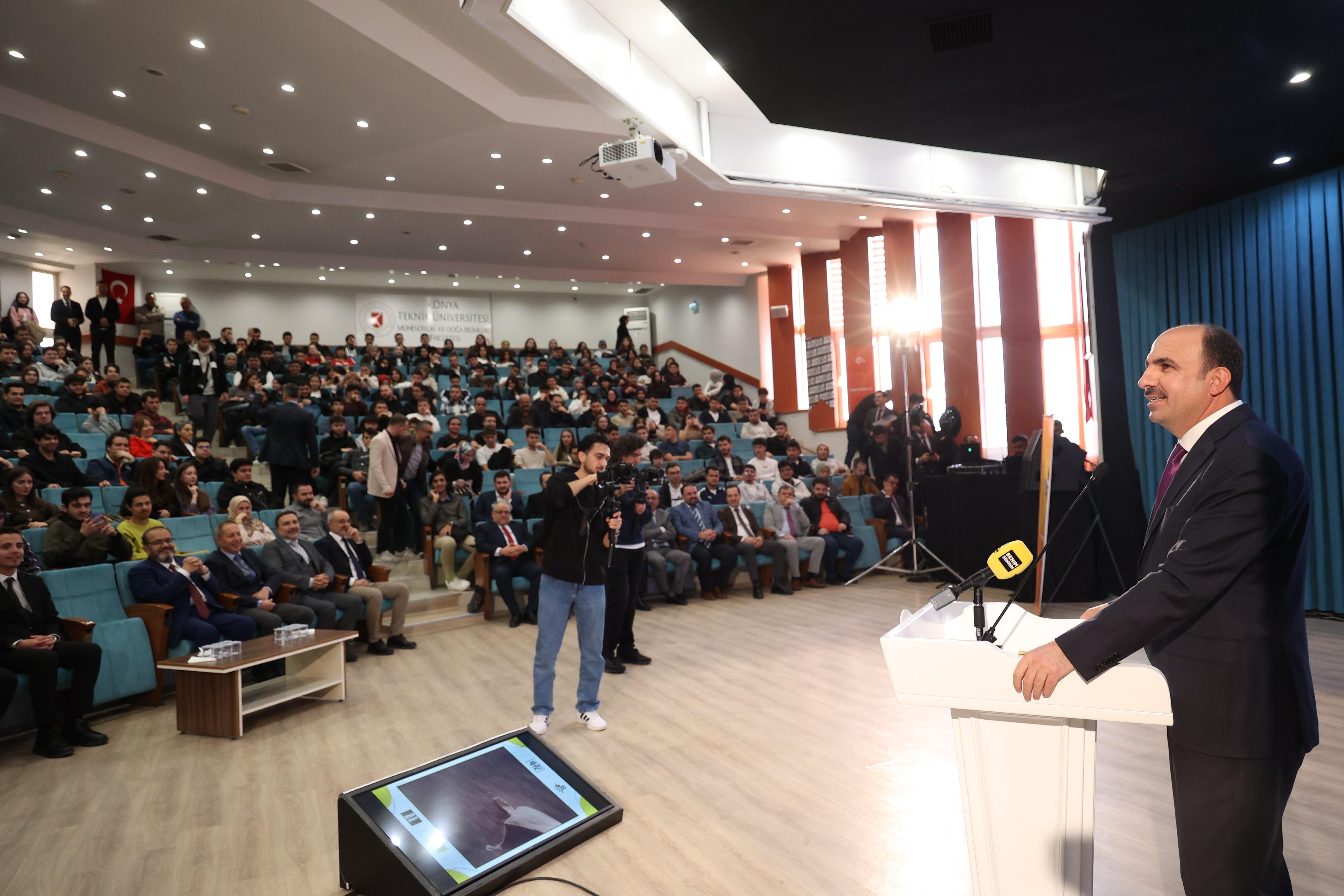 KTÜ ÖĞRENCİLERİYLE BULUŞAN BAŞKAN ALTAY: “ÜNİVERSİTELERİMİZE VE ÖĞRENCİLERİMİZE HER TÜRLÜ KATKIYI SUNUYORUZ”
