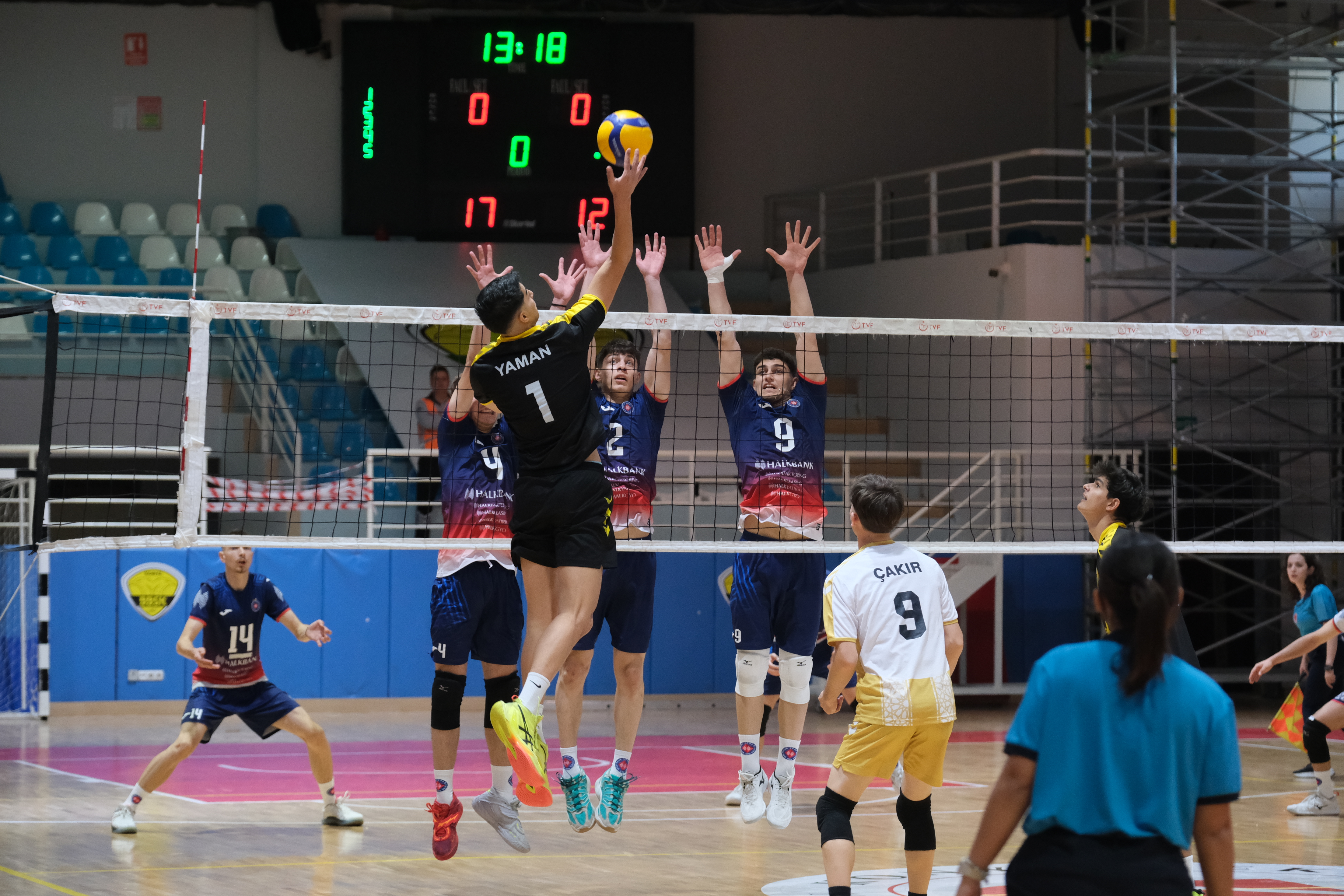 VOLEYBOLDA KONYA BÜYÜKŞEHİR BELEDİYESPOR FIRTINASI