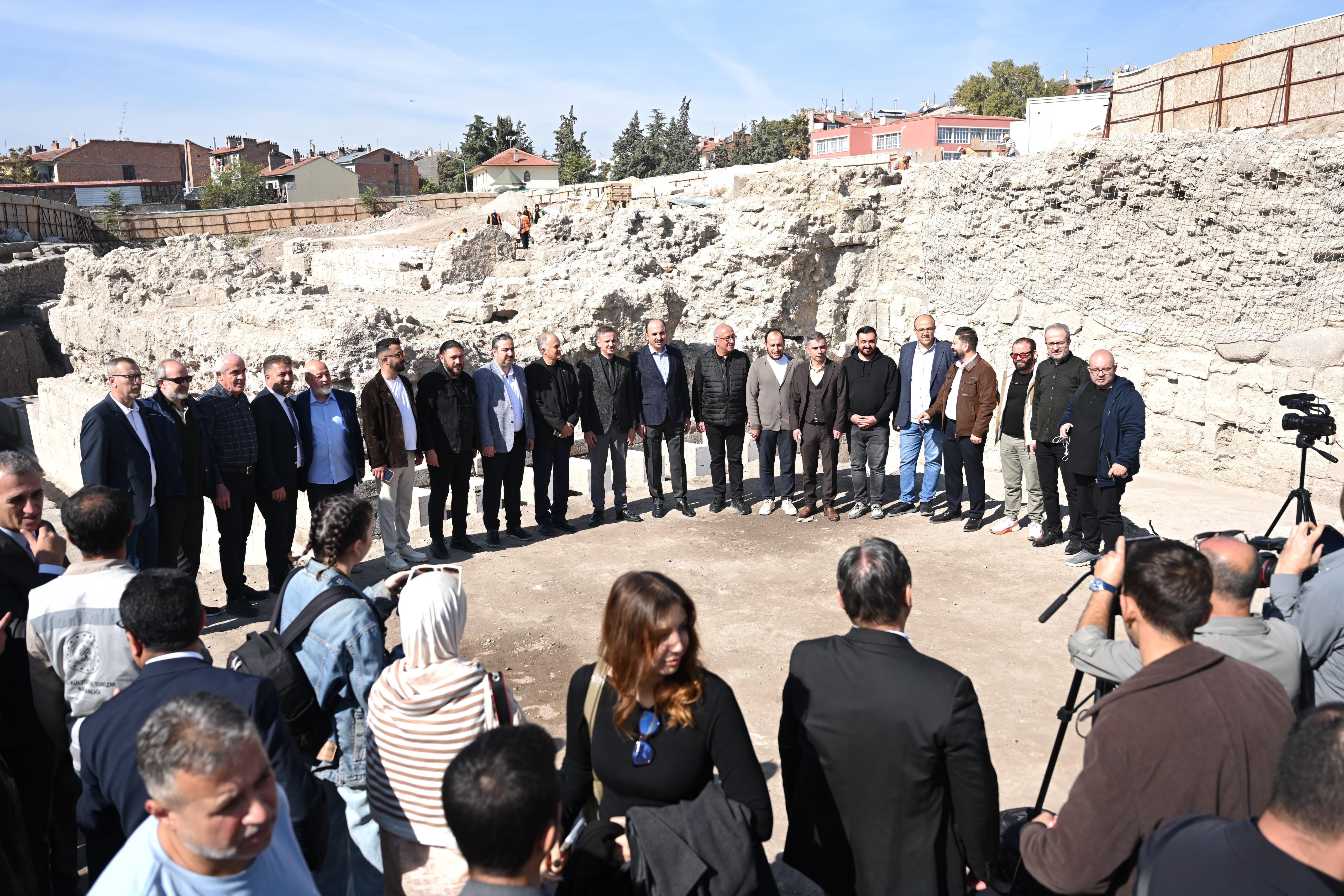 BAŞKAN ALTAY: “KONYA’NIN TARİHİ HAZİNESİ LARENDE KAZISINDA GÜN YÜZÜNE ÇIKIYOR”