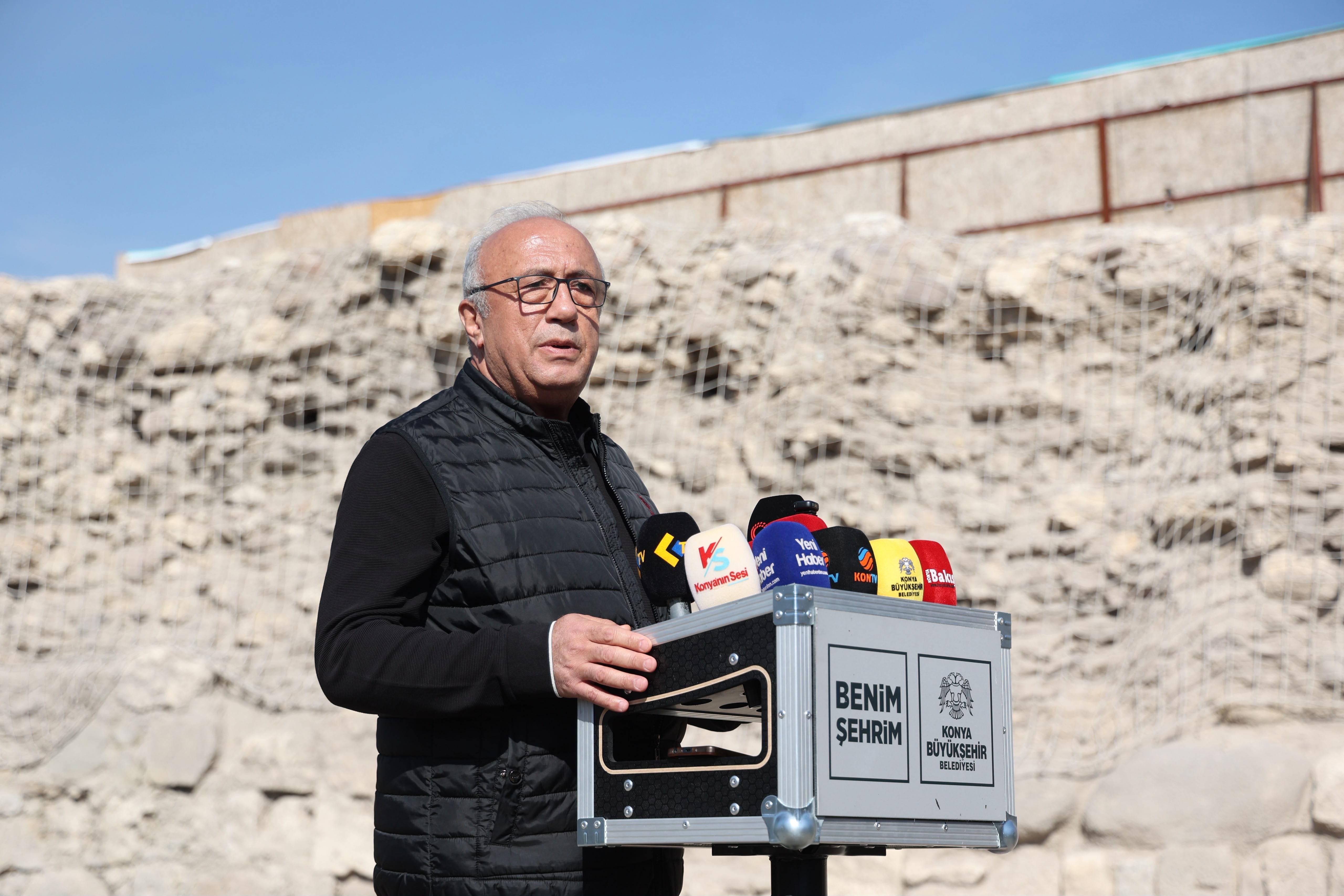 BAŞKAN ALTAY: “KONYA’NIN TARİHİ HAZİNESİ LARENDE KAZISINDA GÜN YÜZÜNE ÇIKIYOR”