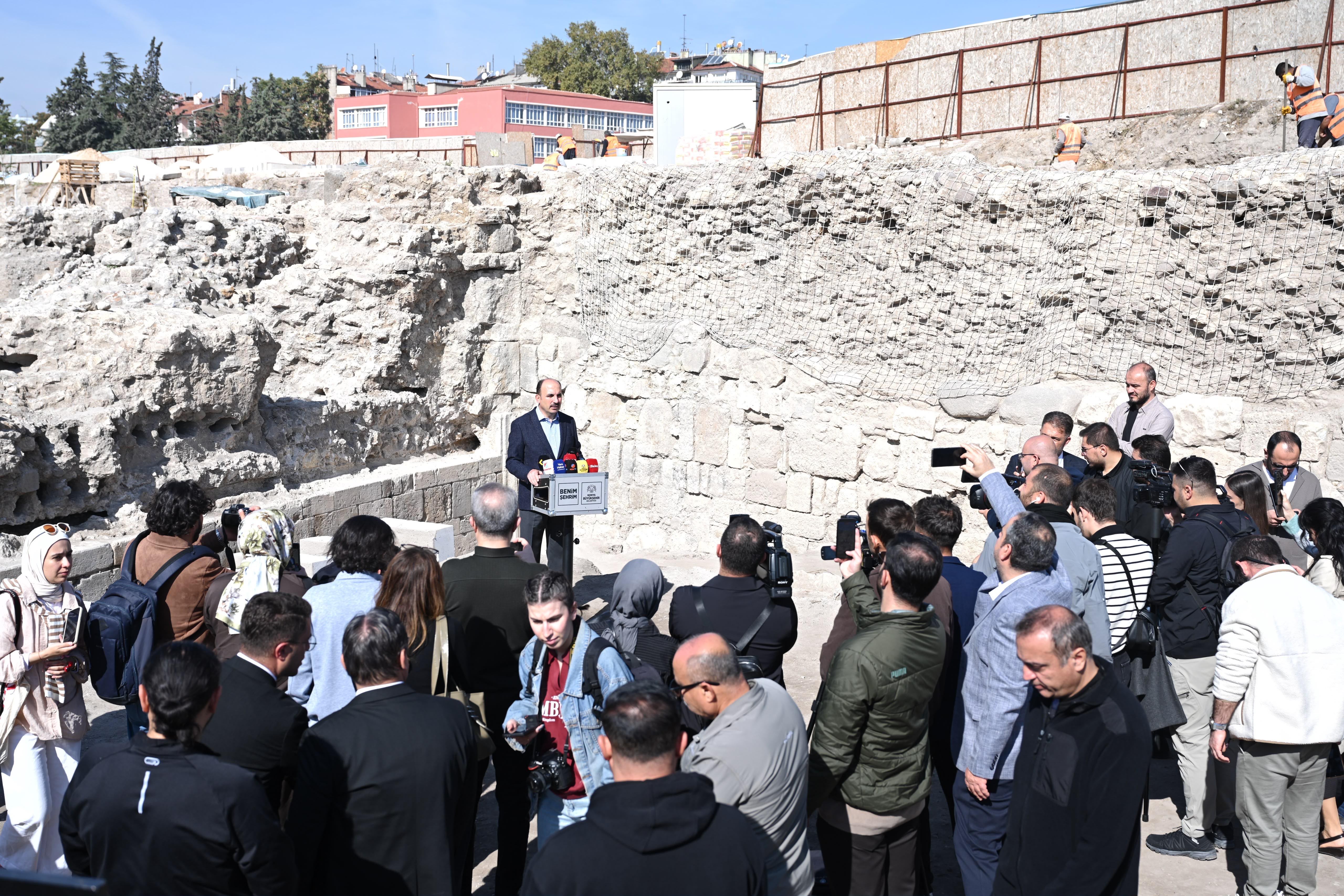 BAŞKAN ALTAY: “KONYA’NIN TARİHİ HAZİNESİ LARENDE KAZISINDA GÜN YÜZÜNE ÇIKIYOR”