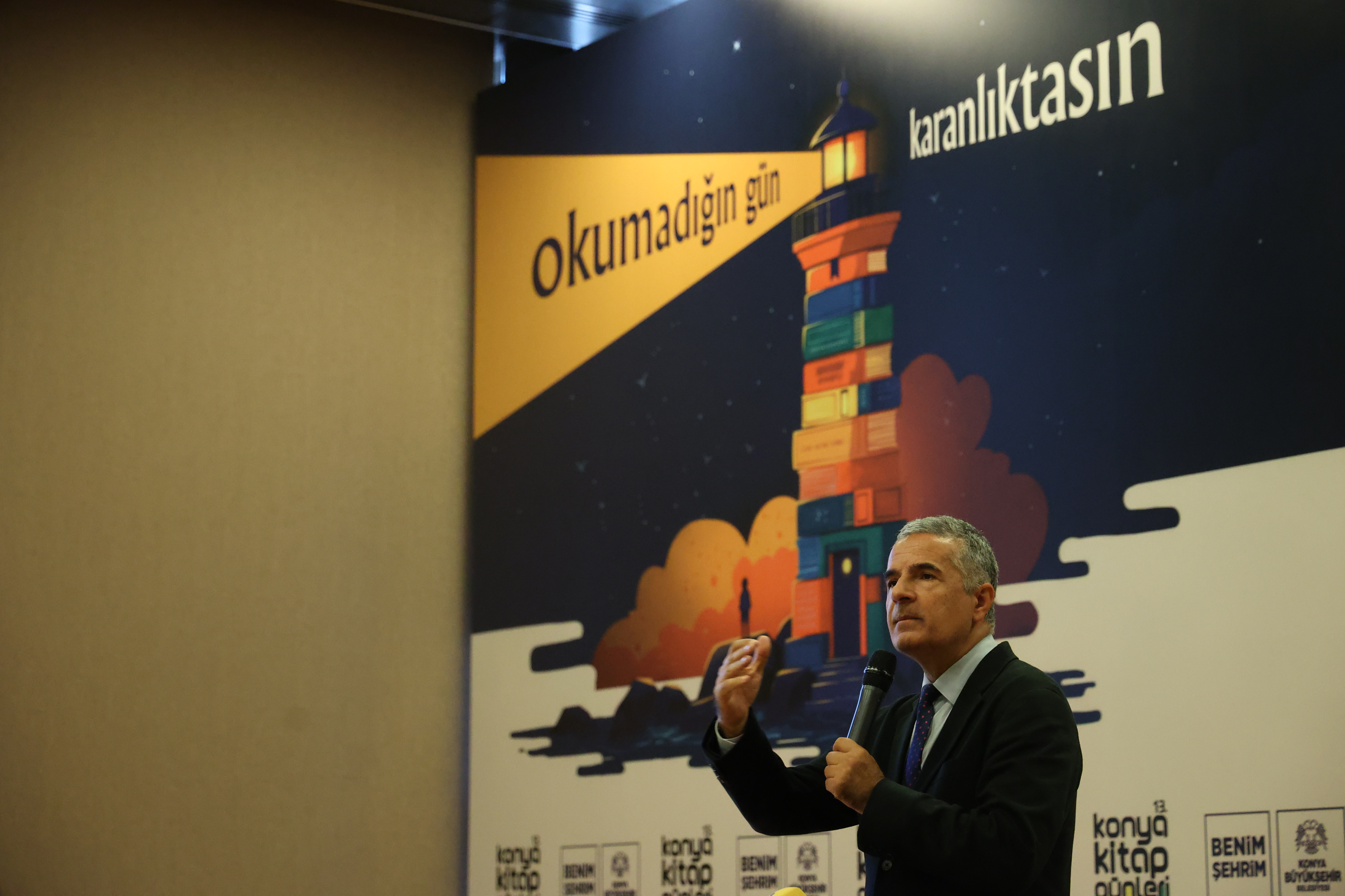 BAŞKAN ALTAY: “TÜM AİLELERİ ÇOCUKLARI İLE BİRLİKTE KONYA KİTAP GÜNLERİ'NE DAVET EDİYORUM”