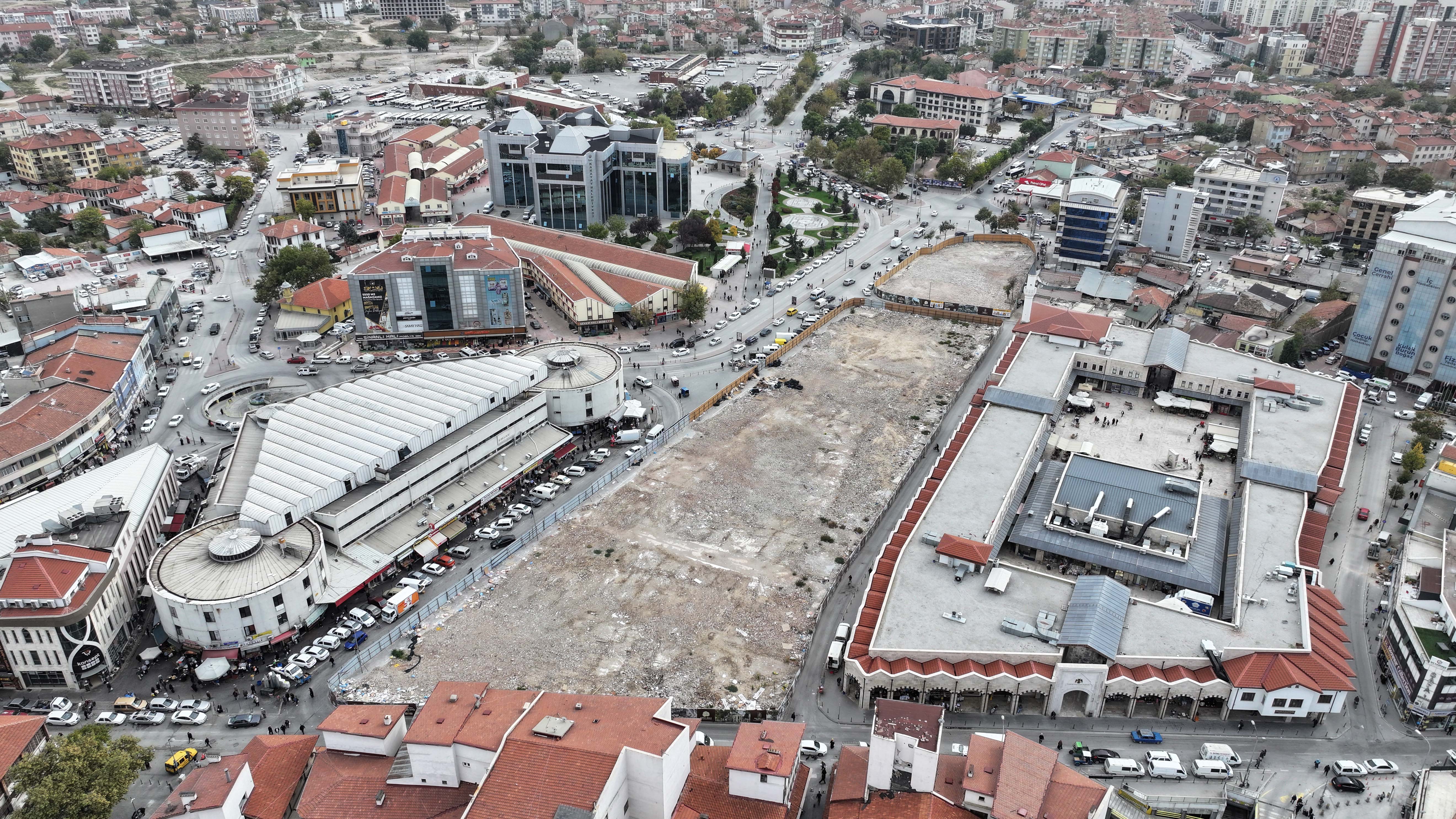 BAŞKAN ALTAY, TARİHİ BÖLGEDE BULUNAN PEYNİR PAZARI’NDA ÖNEMLİ BİR AŞAMANIN DAHA TAMAMLANDIĞINI DUYURDU