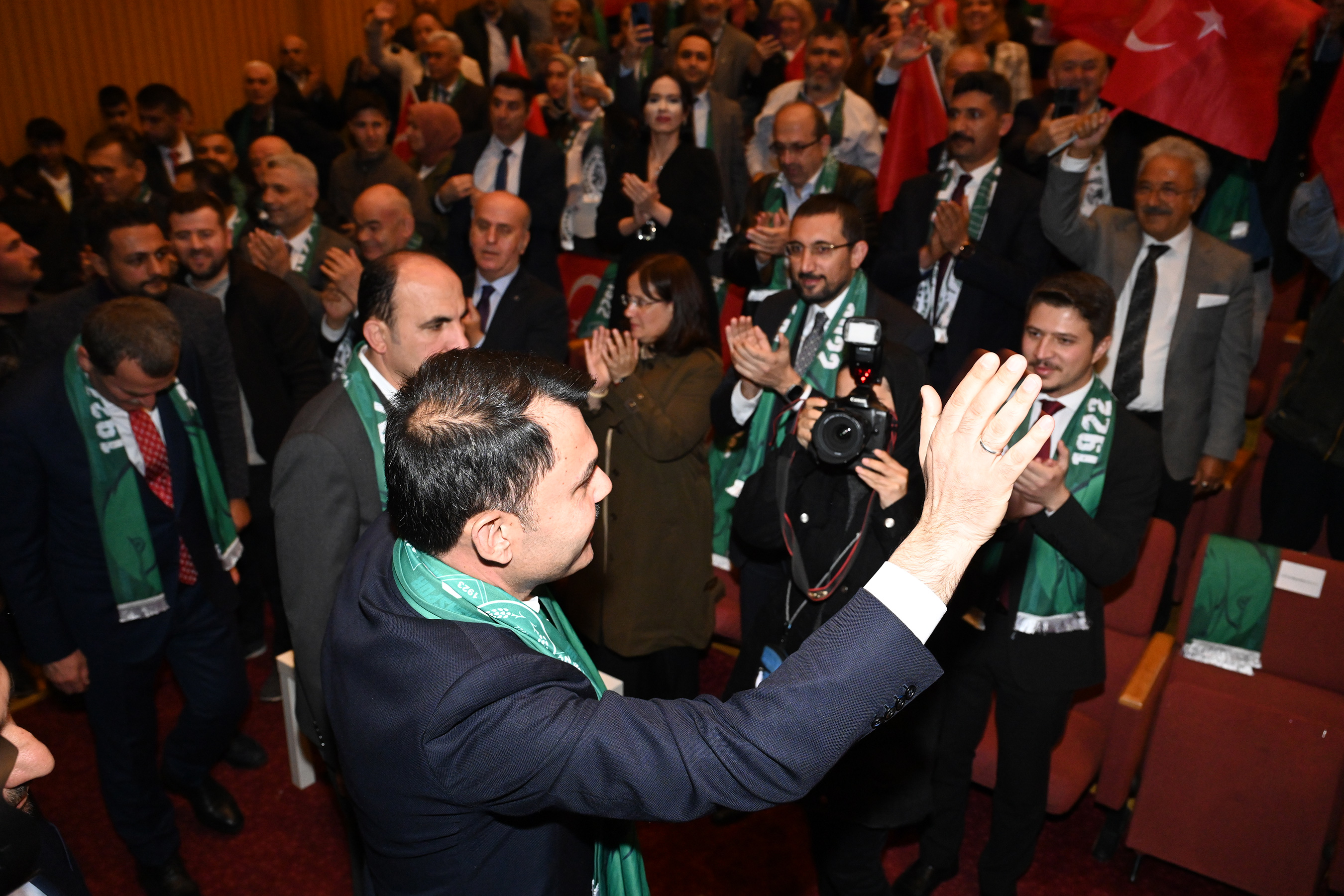 Bakan Kurum İstanbul’da Konyalılarla Buluştu