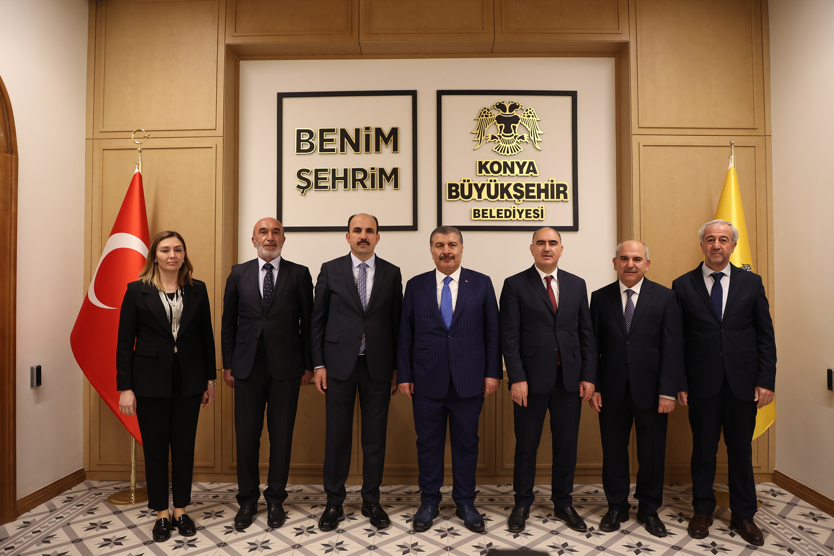 Sağlık Bakanı Koca Taş Bina Kültür ve Sanat Merkezi’nde Gençlerle Buluştu