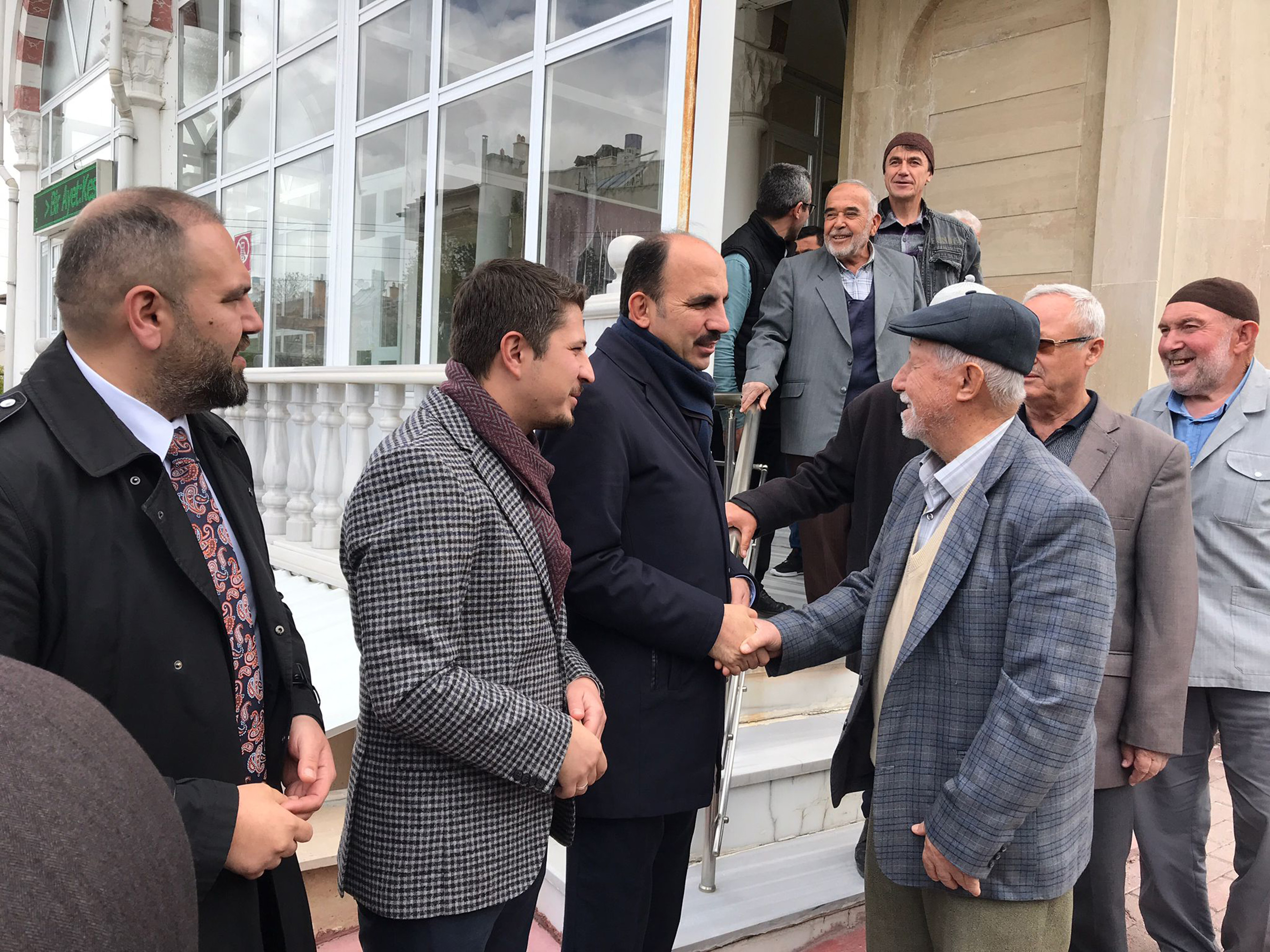 Başkan Altay Karapınar Ticaret Merkezi, Katlı Otoparkı ve Kitap Kafe’yi Açtı