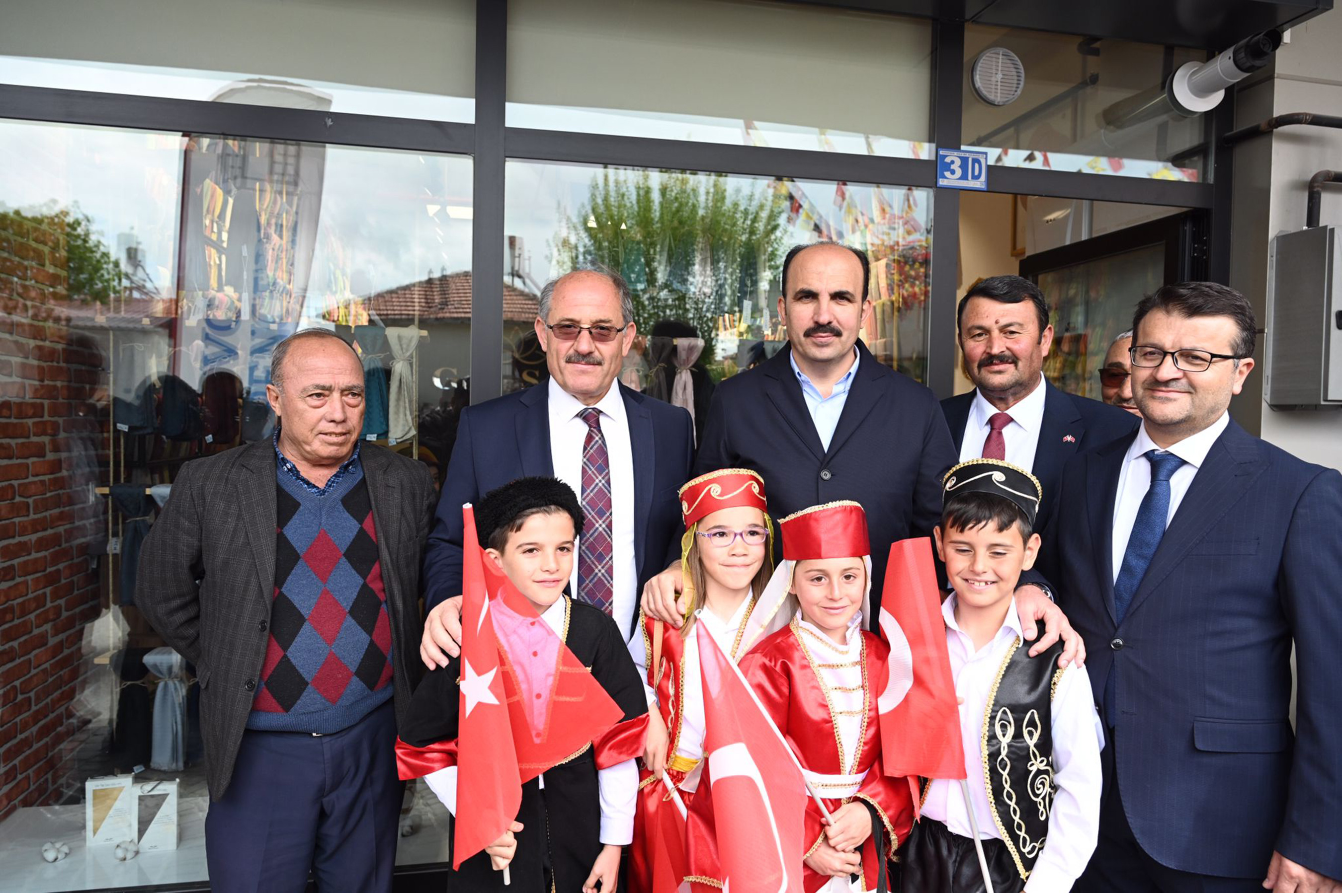 Başkan Altay Karapınar Ticaret Merkezi, Katlı Otoparkı ve Kitap Kafe’yi Açtı