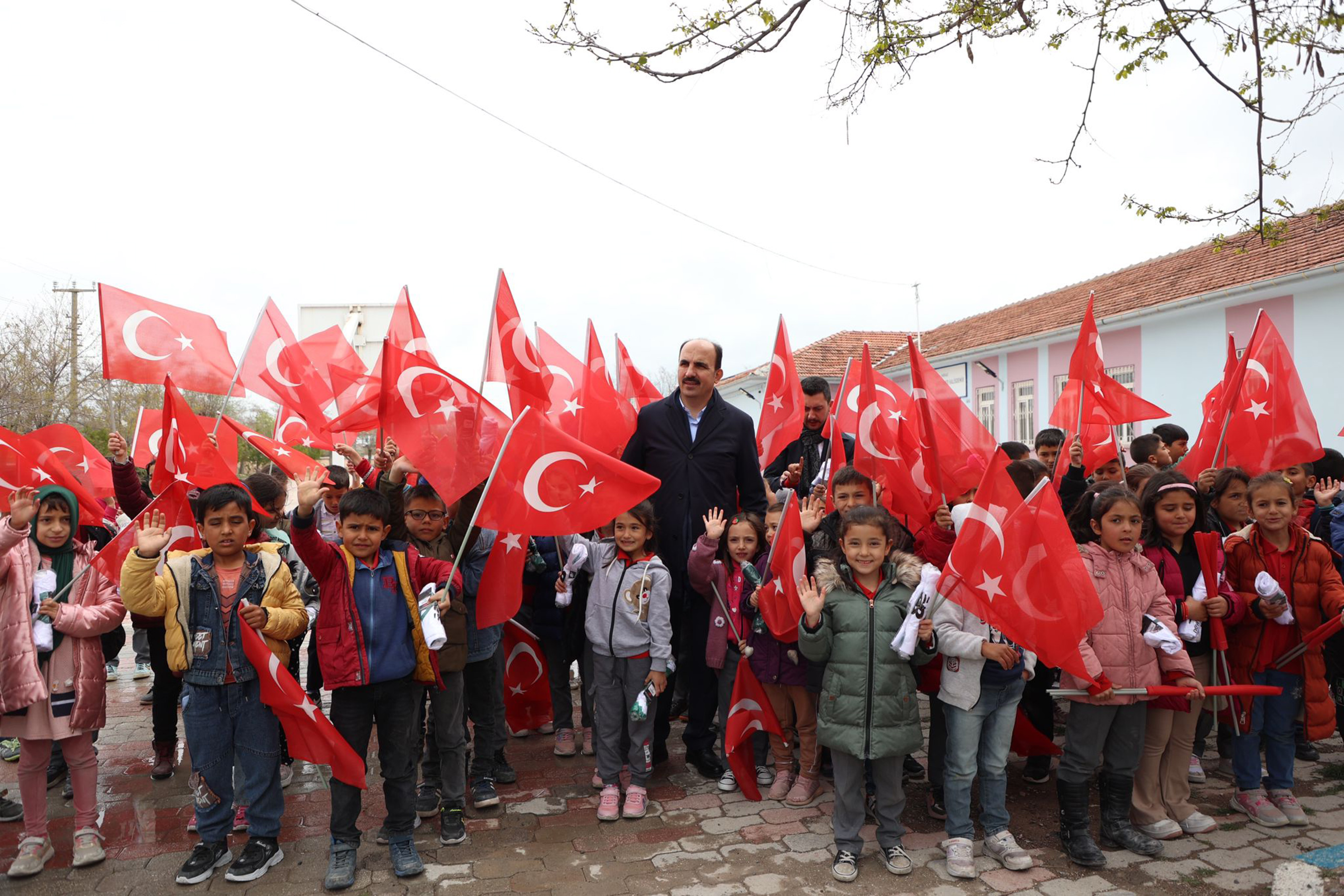 BAŞKAN ALTAY: “DÜNYADA LİDER BİR ÜLKE İNŞA ETMEYE ÇALIŞIYORUZ.”