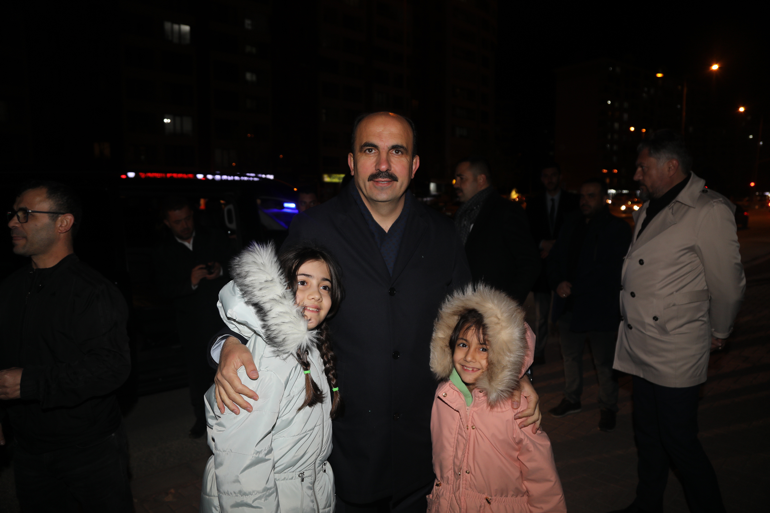 Başkan Altay: “Çocuklarımızın Yüzü Gülsün Diye Gece Gündüz Çalışıyoruz”