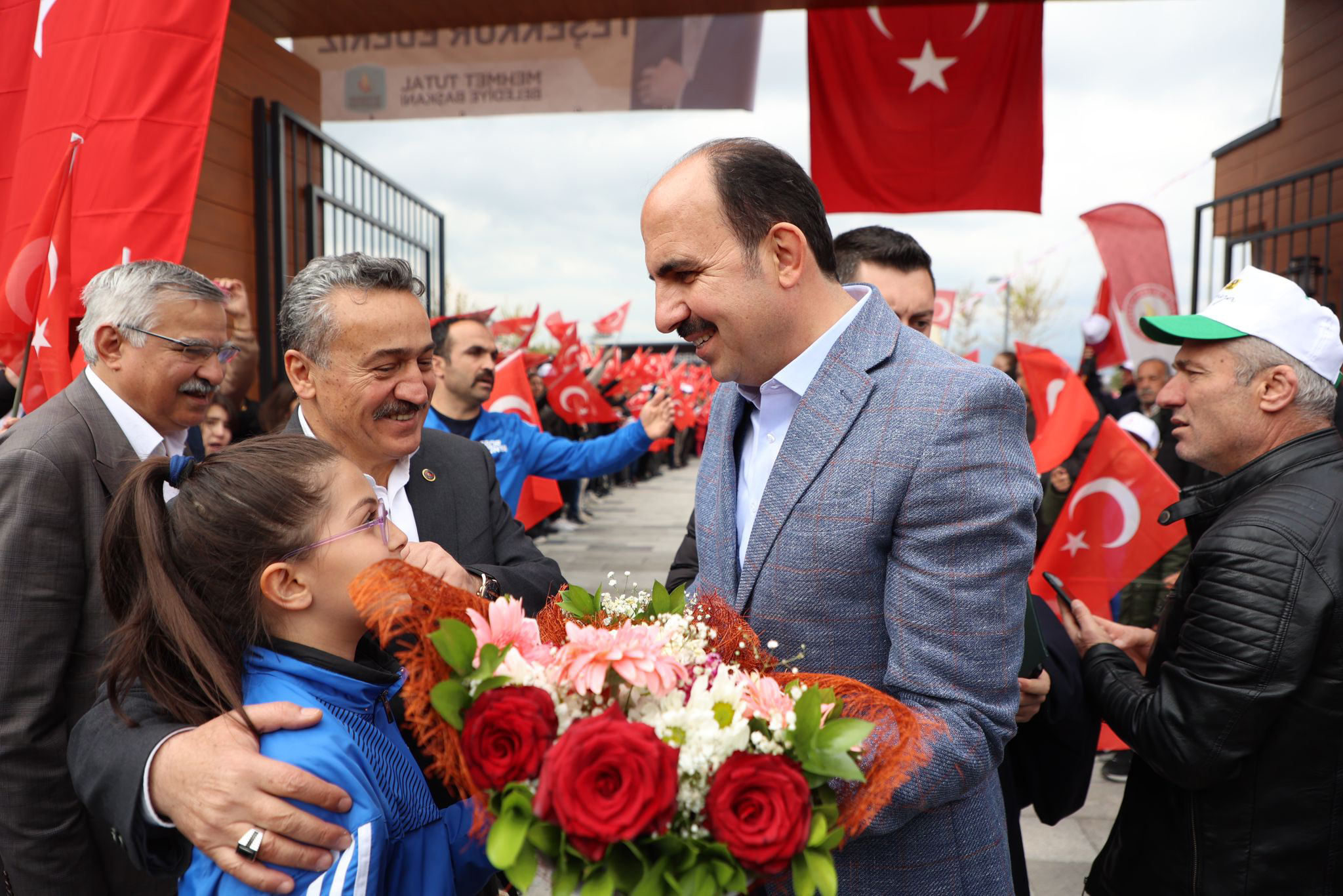 Başkan Altay: “Cumhurbaşkanımızın Liderliğinde Büyük ve Güçlü Türkiye İçin Çalışıyoruz”