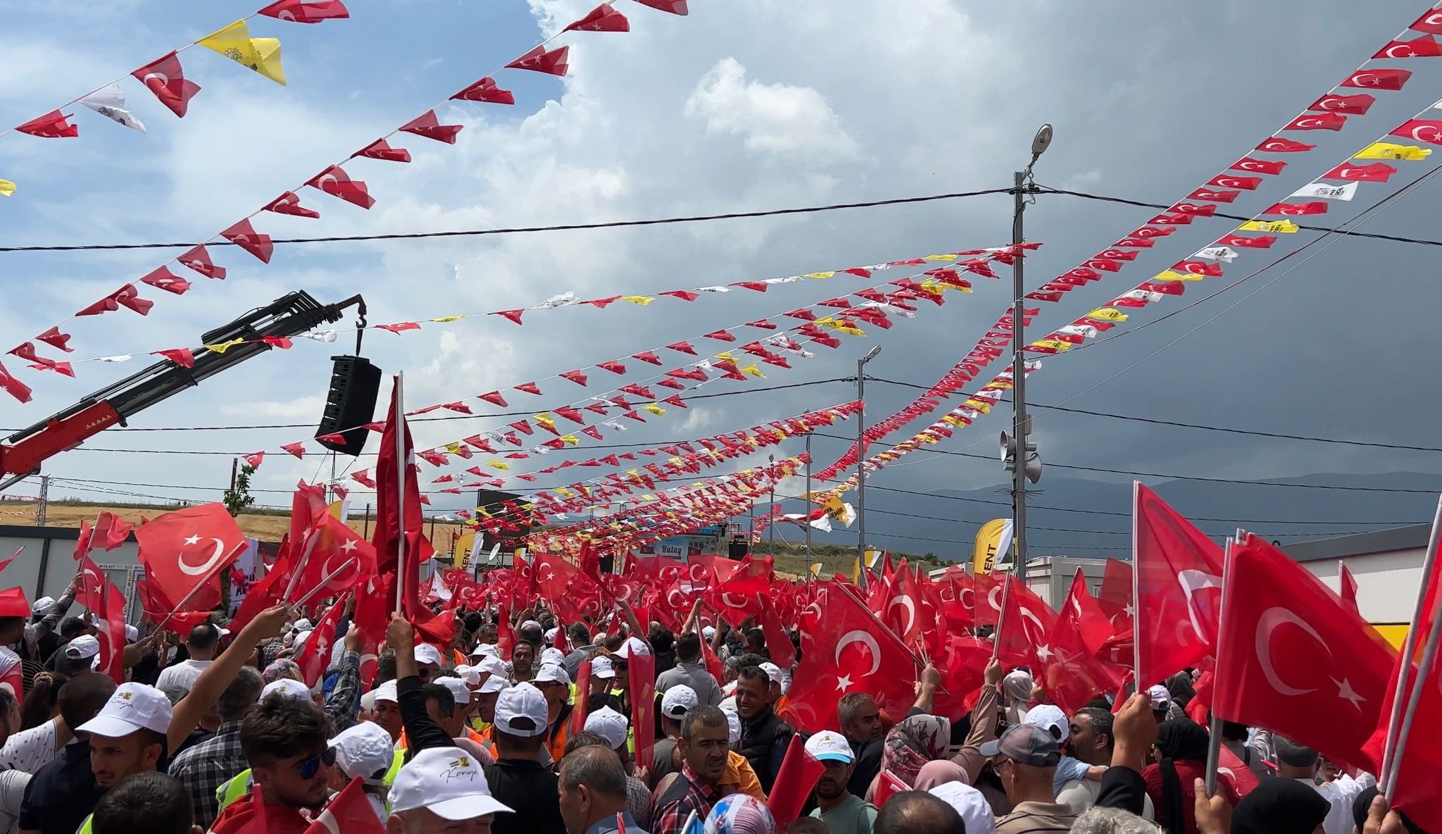 Cumhurbaşkanı Erdoğan: “Konya Belediyelerimiz Hatay’da Hakk’ın ve Halkın Rızasını Gözeterek Gece Gündüz Koşturdu”