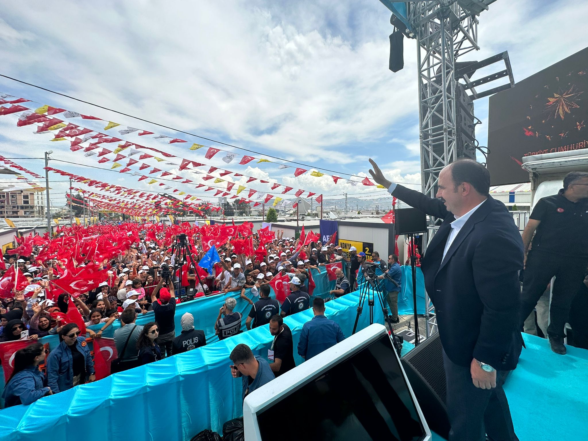 Cumhurbaşkanı Erdoğan: “Konya Belediyelerimiz Hatay’da Hakk’ın ve Halkın Rızasını Gözeterek Gece Gündüz Koşturdu”