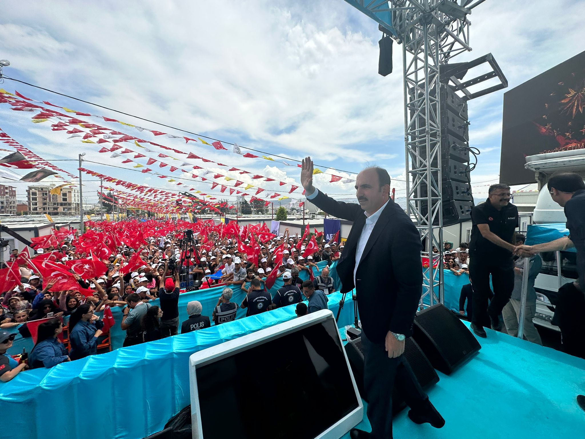 Cumhurbaşkanı Erdoğan: “Konya Belediyelerimiz Hatay’da Hakk’ın ve Halkın Rızasını Gözeterek Gece Gündüz Koşturdu”