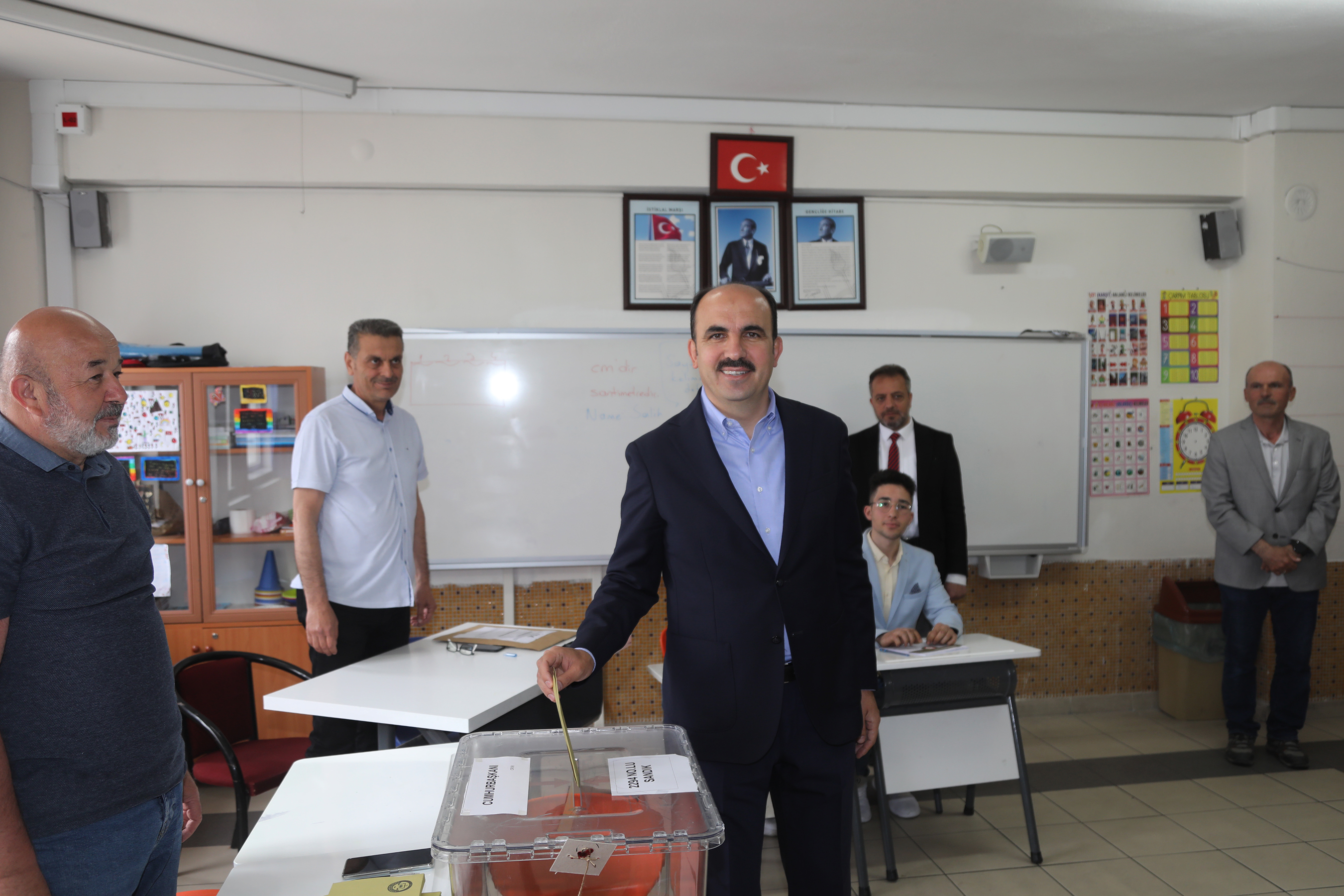 BAŞKAN ALTAY CUMHURBAŞKANLIĞI İKİNCİ TUR SEÇİMİ İÇİN OYUNU KULLANDI