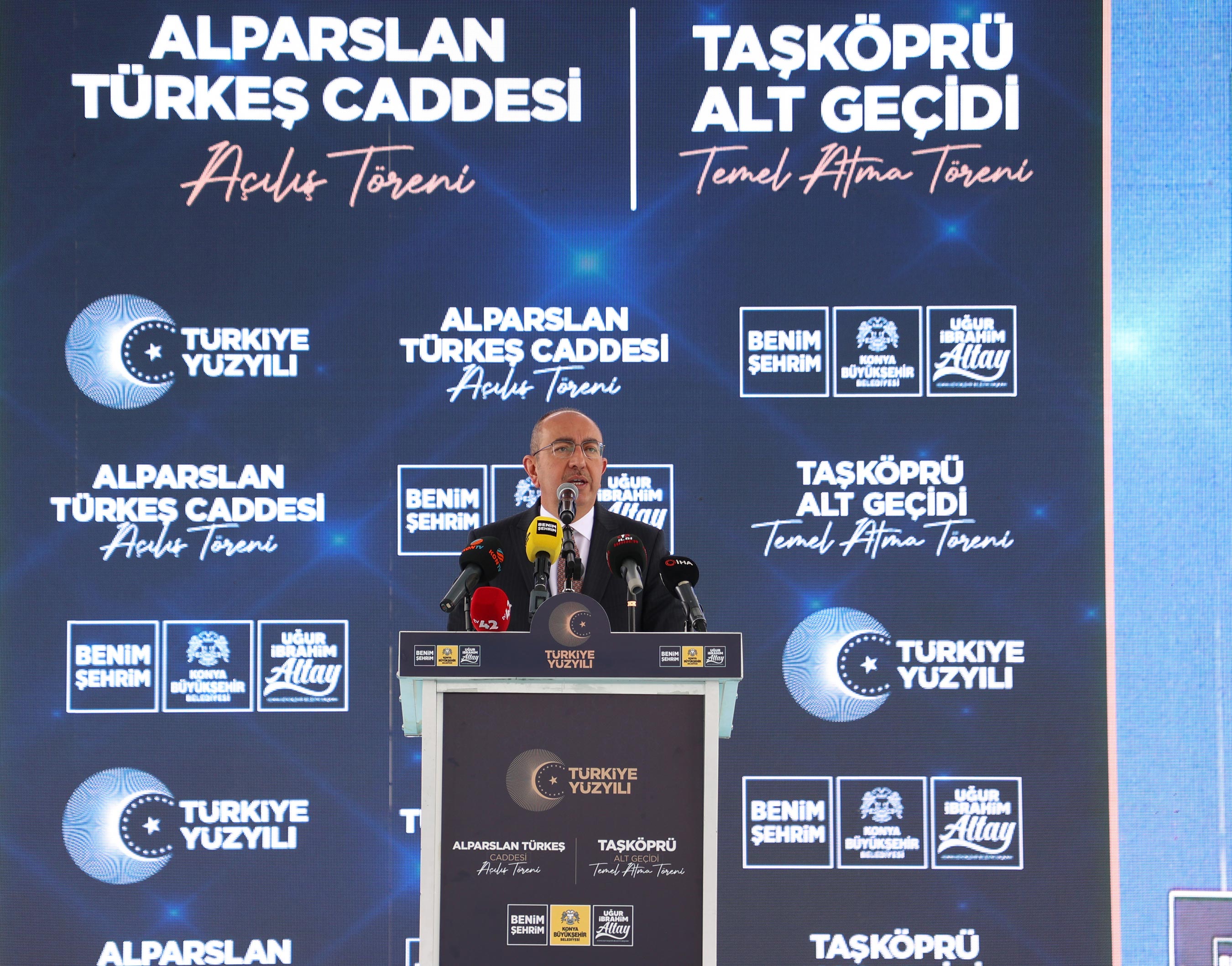 ALPARSLAN TÜRKEŞ CADDESİ AÇILDI; TAŞKÖPRÜ ALT GEÇİDİNİN TEMELİ ATILDI