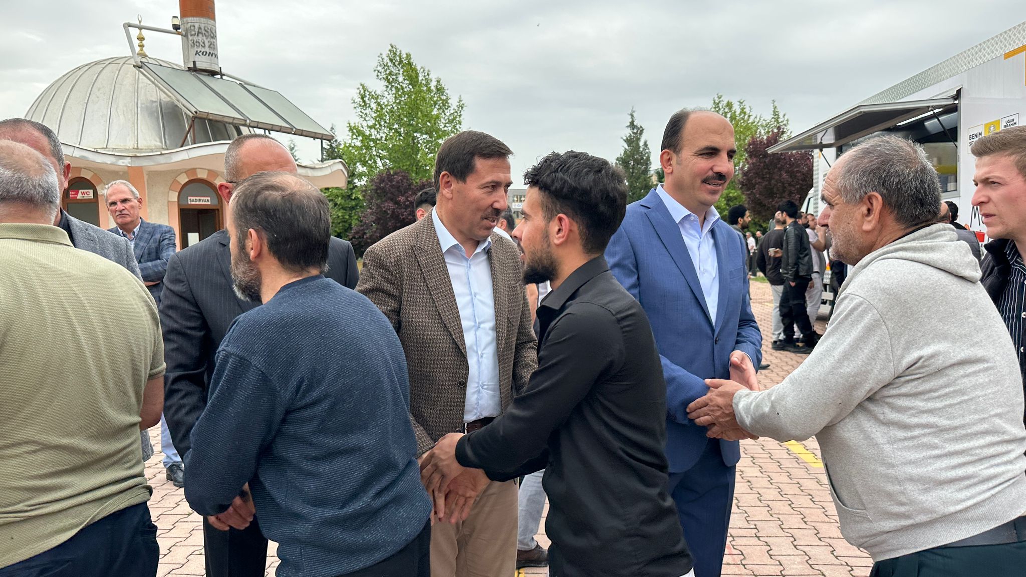 BAŞKAN ALTAY KONSAN SANAYİ CAMİİ’NDE VATANDAŞLARLA BULUŞTU