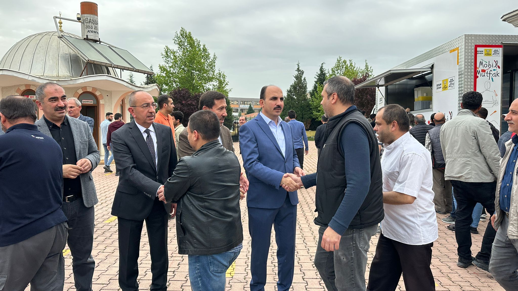 BAŞKAN ALTAY KONSAN SANAYİ CAMİİ’NDE VATANDAŞLARLA BULUŞTU