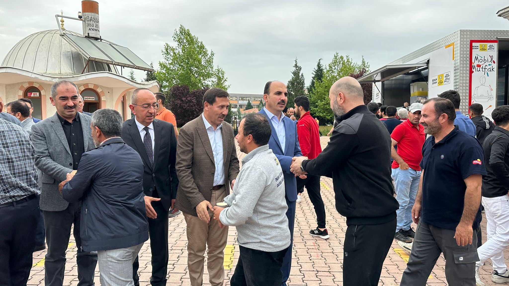 BAŞKAN ALTAY KONSAN SANAYİ CAMİİ’NDE VATANDAŞLARLA BULUŞTU