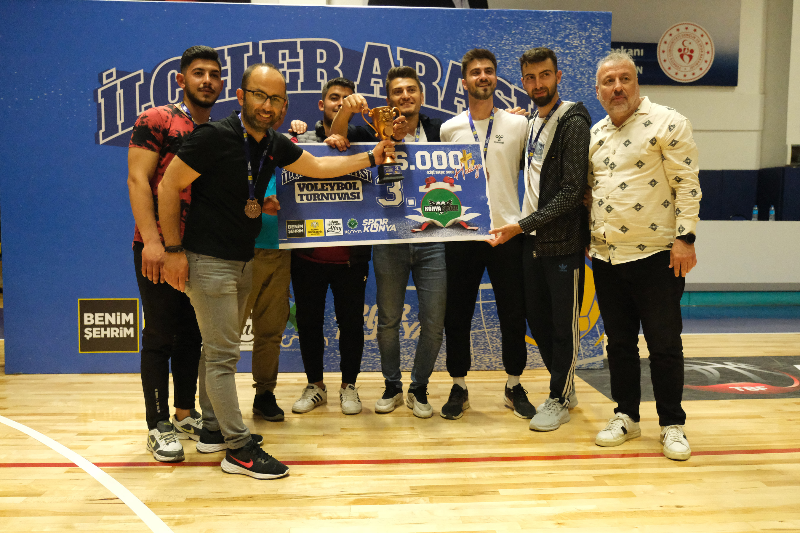 KONYA BÜYÜKŞEHİR’İN İLÇELER ARASI VOLEYBOL TURNUVASI’NDA ŞAMPİYON ÇUMRA OLDU