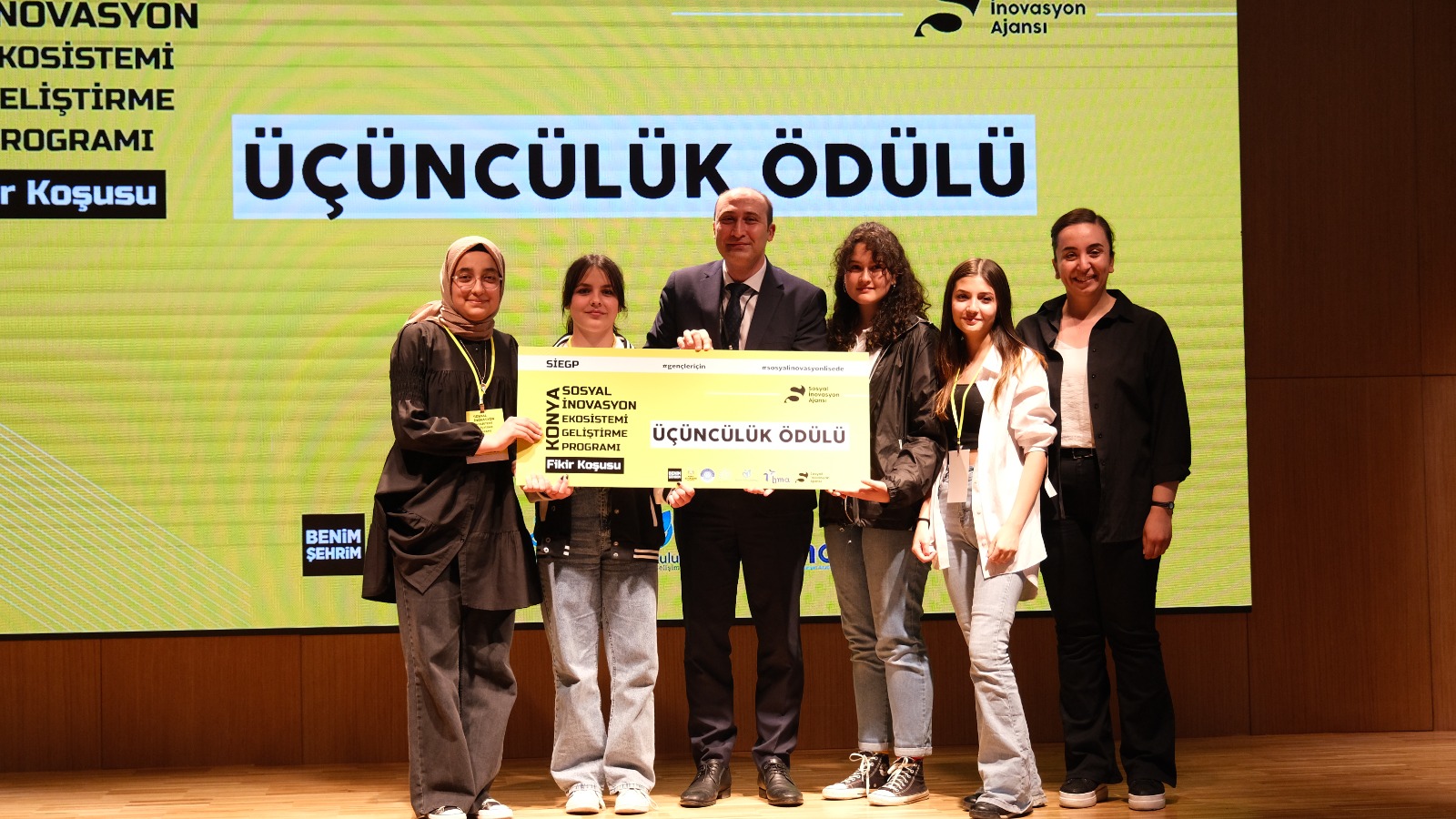 SOSYAL İNOVASYON EKOSİSTEMİ GELİŞTİRME PROGRAMINDA GENÇLER FİKİRLERİYLE YARIŞTI