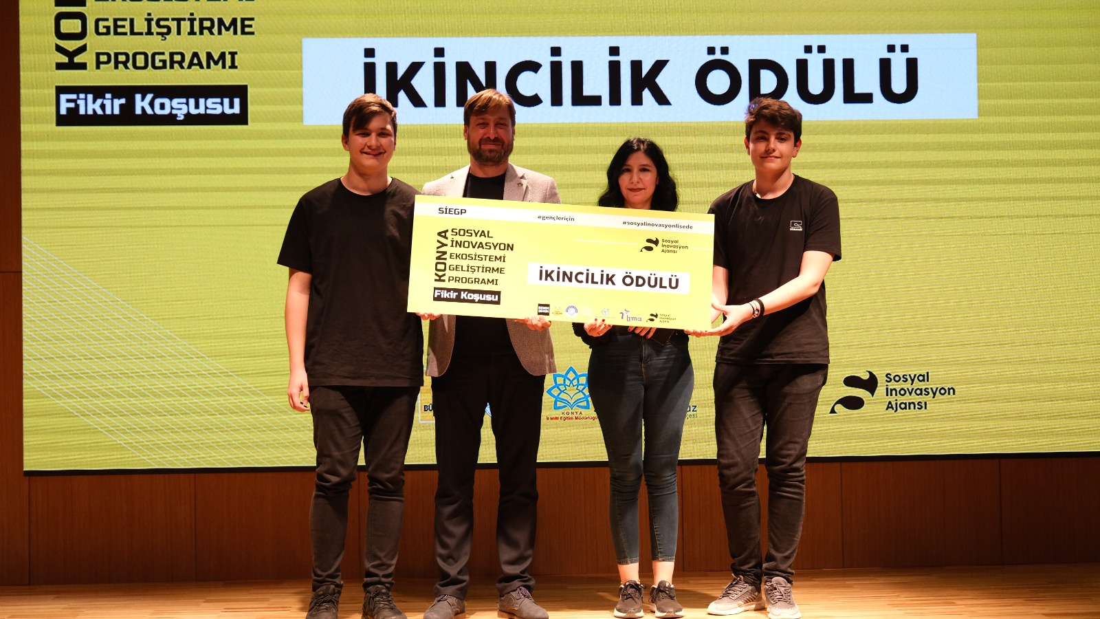 SOSYAL İNOVASYON EKOSİSTEMİ GELİŞTİRME PROGRAMINDA GENÇLER FİKİRLERİYLE YARIŞTI